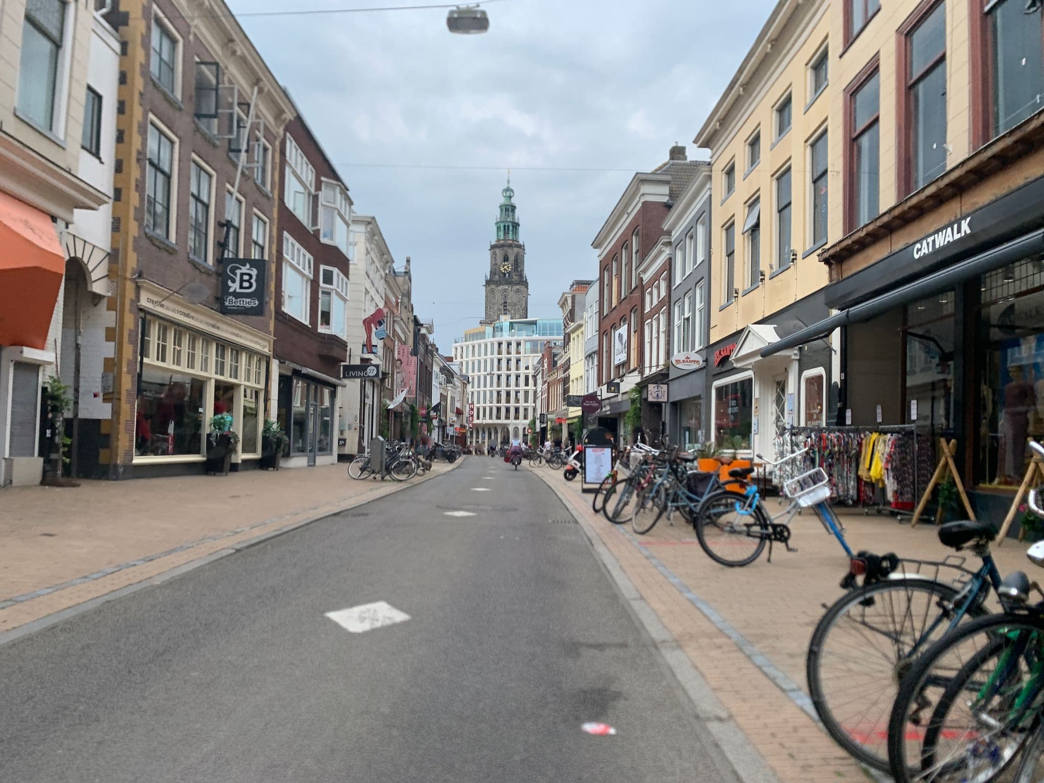 Street view near PJ's Hostel & Kitchen, Groningen — © pLyMiEwGpWDLryMacQzo (CC BY-SA · Mapillary)