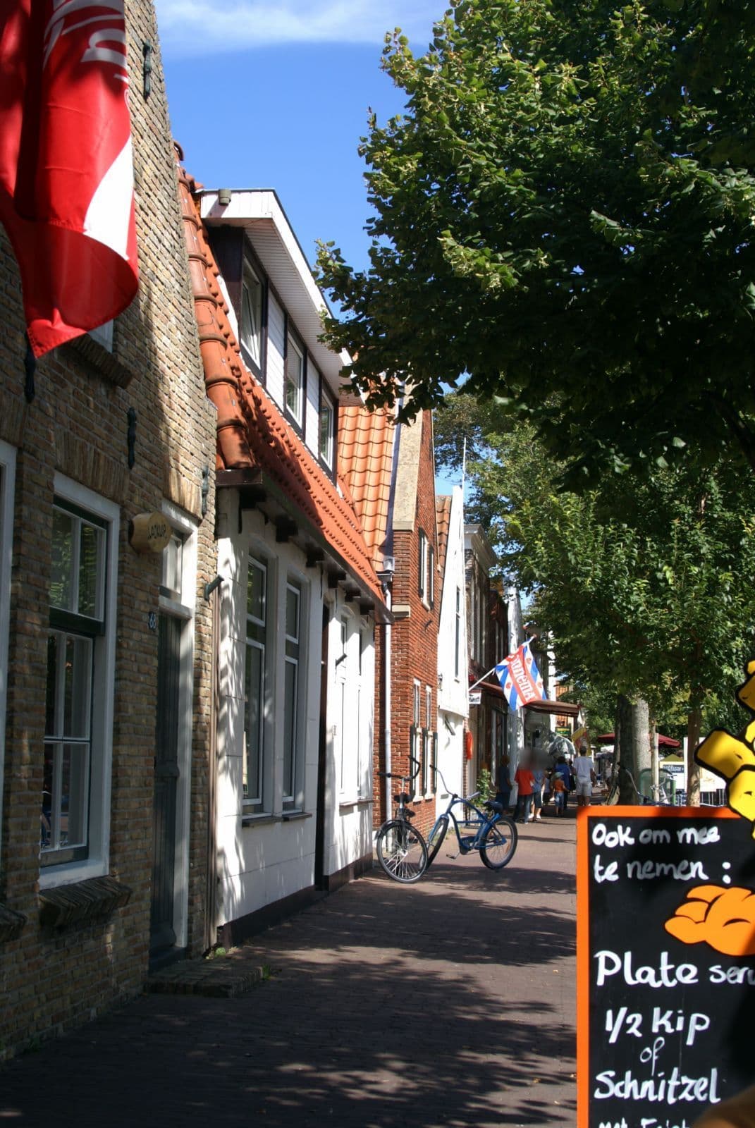 Street view near De Veerman, Oost-Vlieland