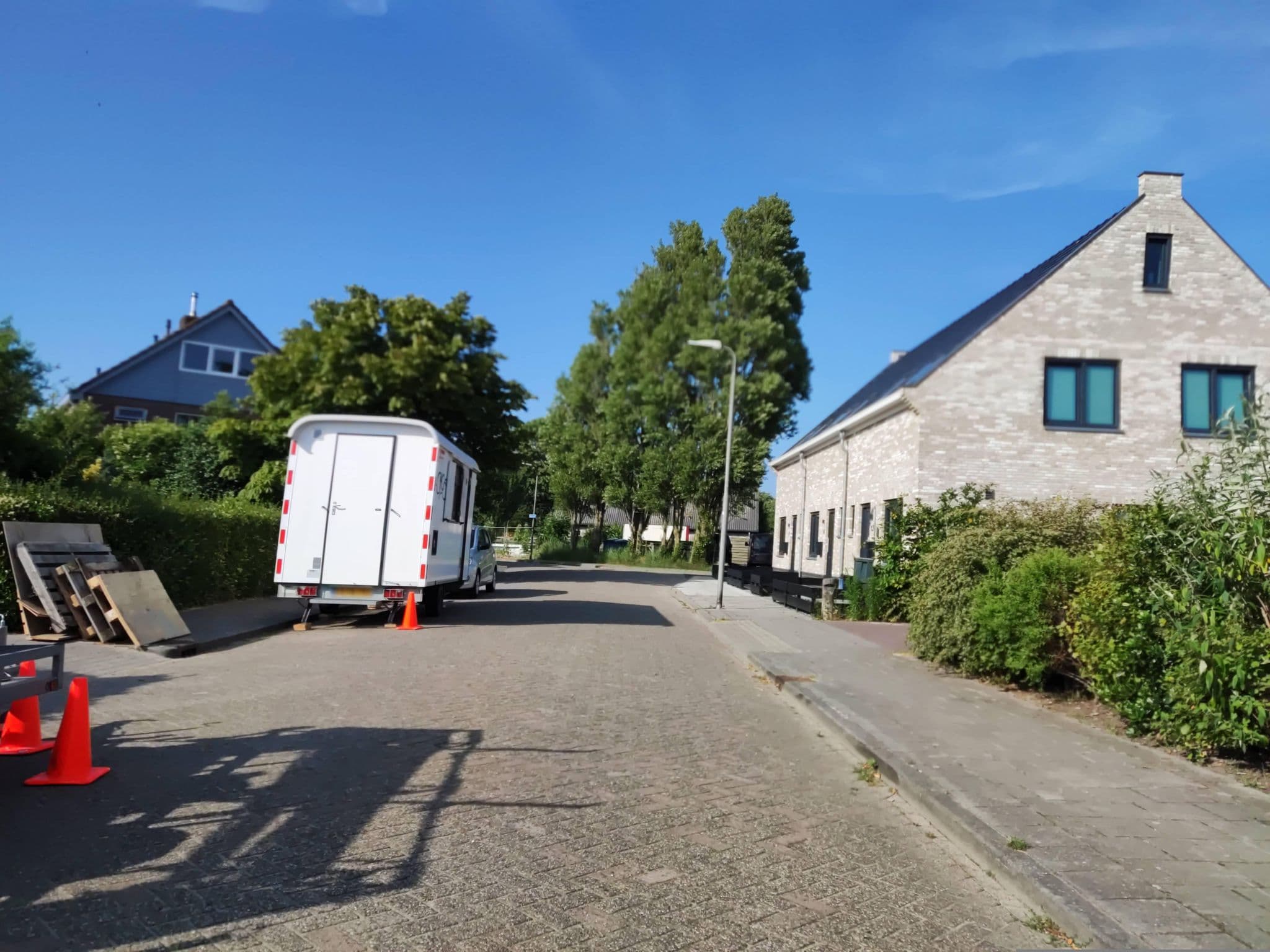 Street view near Natuurlijk, De Koog — © t_hartung (CC BY-SA · Mapillary)