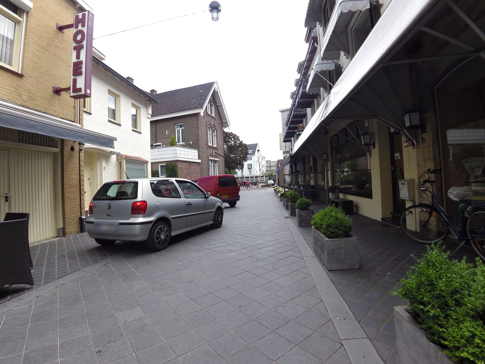 Street view near Hulsman, Broekhem — © madel (CC BY-SA · Mapillary)
