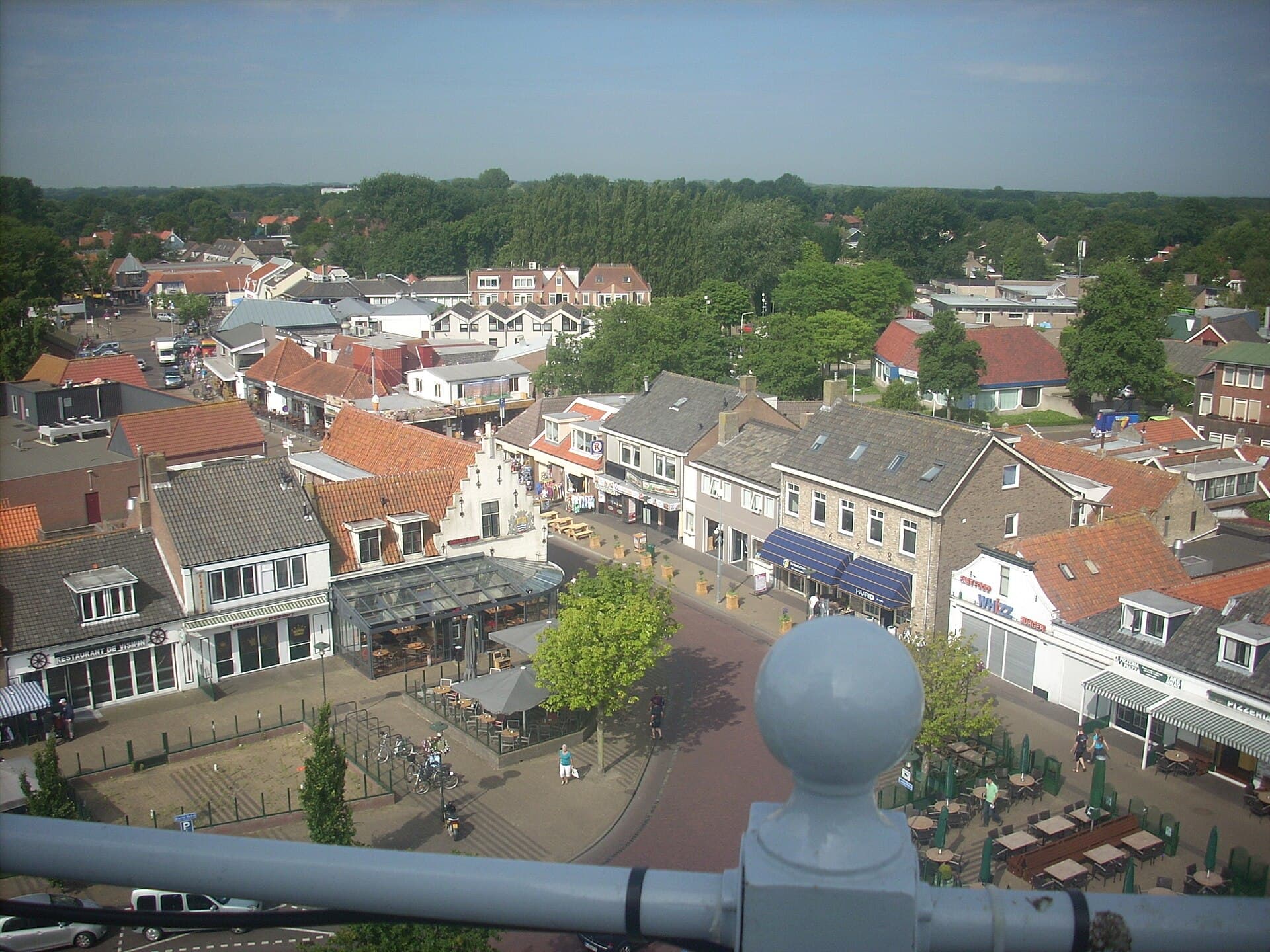 Hotel Renesse (via Wikimedia Commons, CC0)
