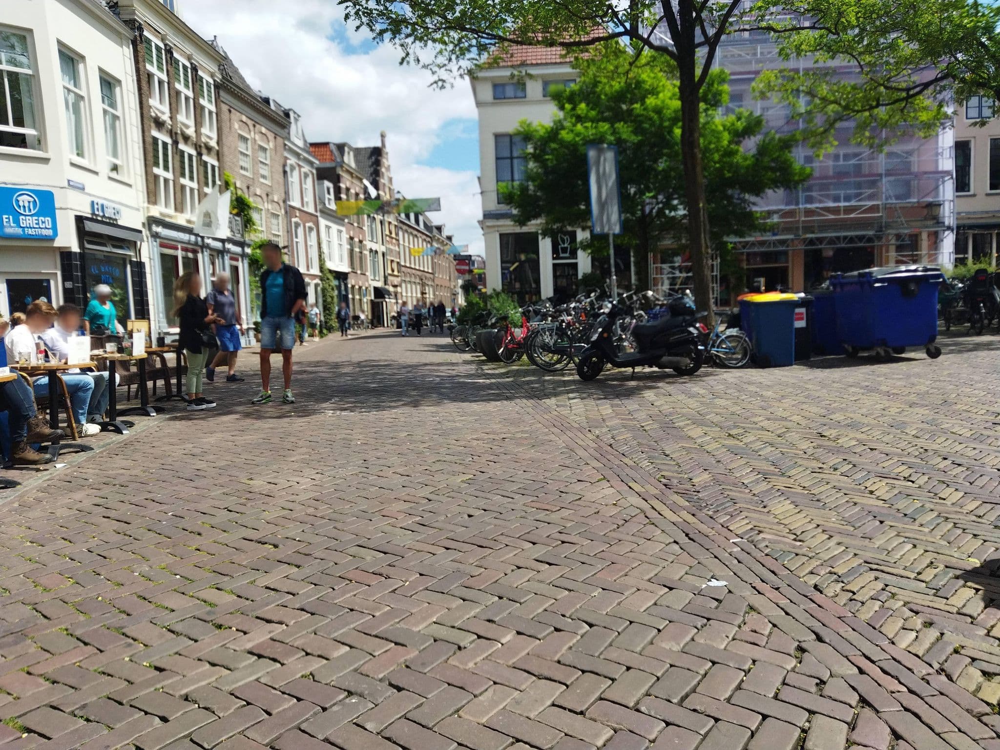 Street view near Mother Goose Hotel, Utrecht — © changchun1 (CC BY-SA · Mapillary)