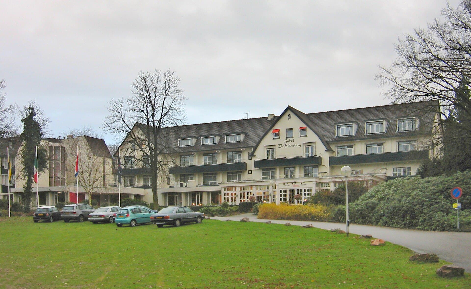 Hotel De Bilderberg (via Wikimedia Commons, CC BY-SA 4.0)
