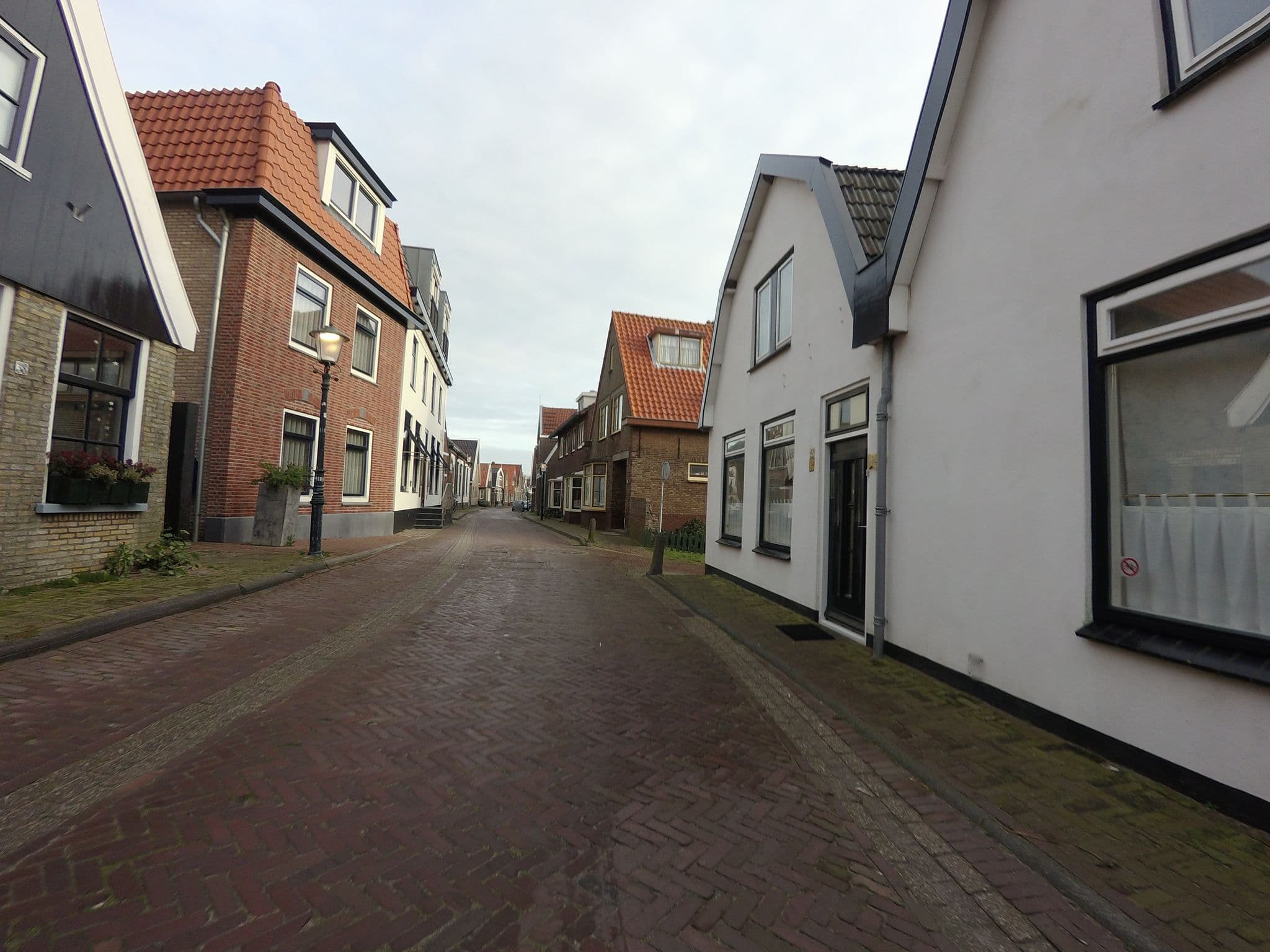 Street view near Bij Jef, Den Burg — © ankeric (CC BY-SA · Mapillary)