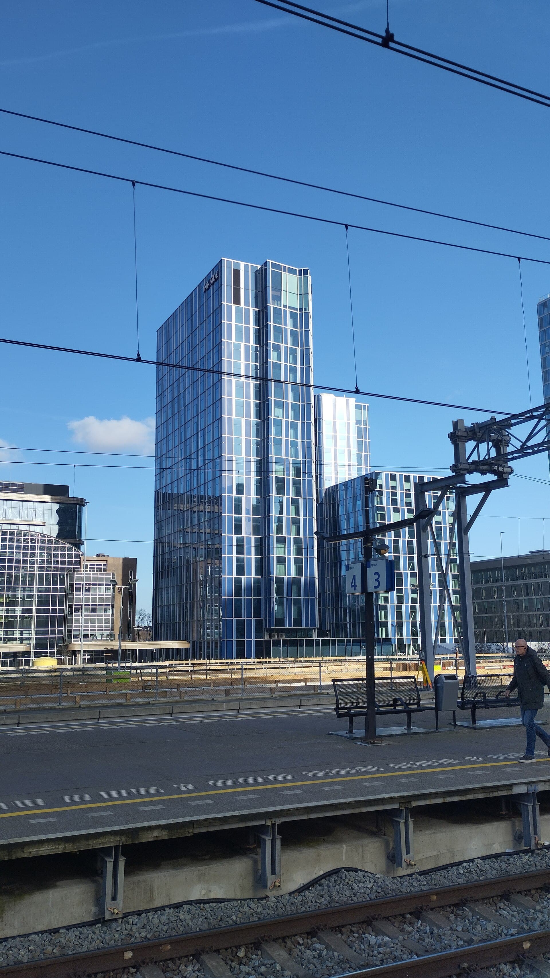 INNSiDE by Meliá (via Wikimedia Commons, CC BY-SA 3.0)