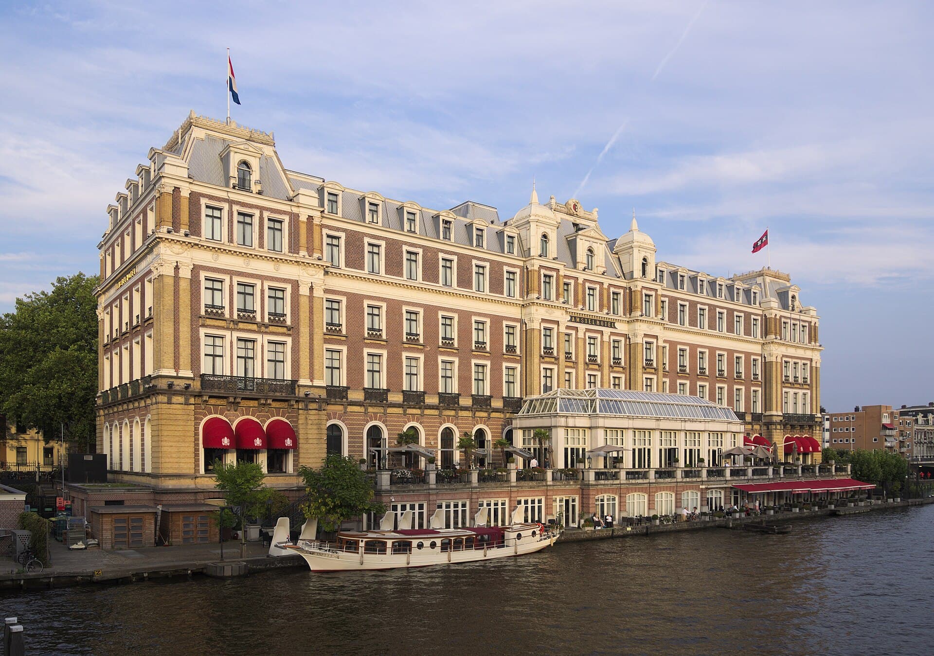CitizenM Amstel Amsterdam (via Wikimedia Commons, CC BY-SA 4.0)