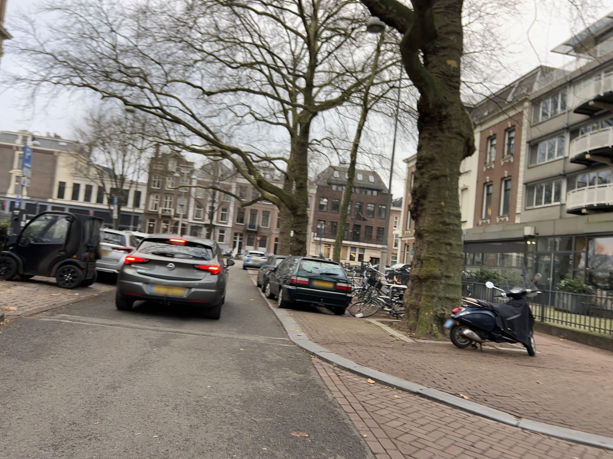Street view near Amstel Hotel, Dapperbuurt — © ottor (CC BY-SA · Mapillary)