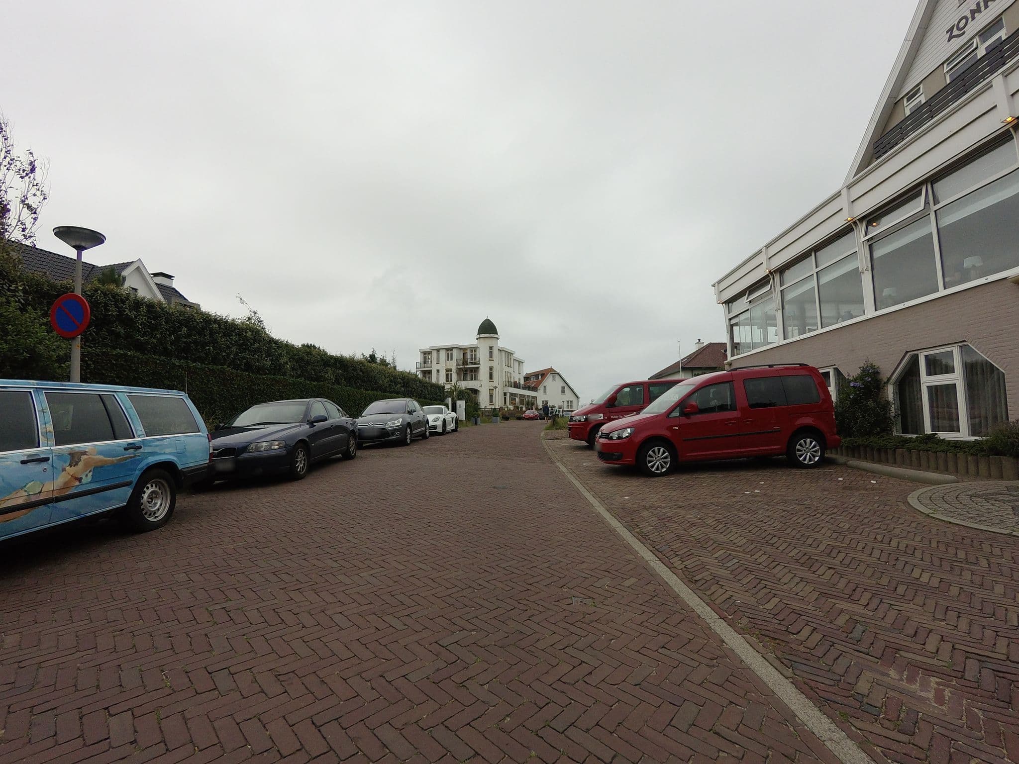 Street view near Hotel Zonne, Noordwijk-Binnen — © ankeric (CC BY-SA · Mapillary)