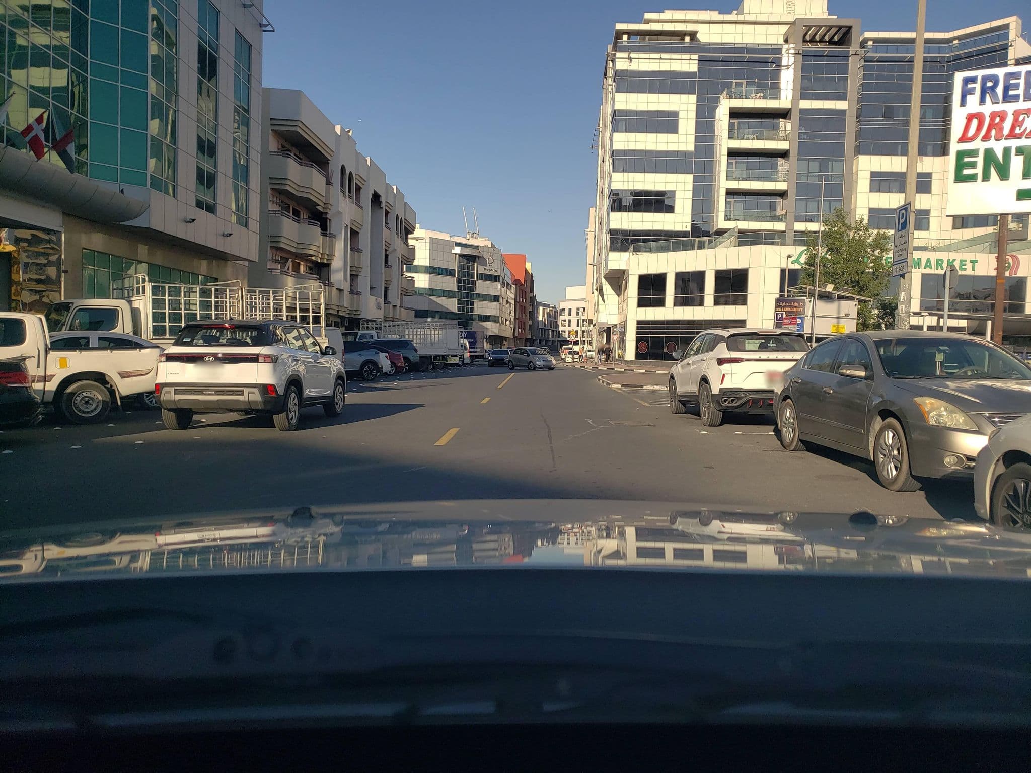 Street view near Holiday Inn Bur Dubai - Embassy District, Bur Dubai — © mapfool (CC BY-SA · Mapillary)