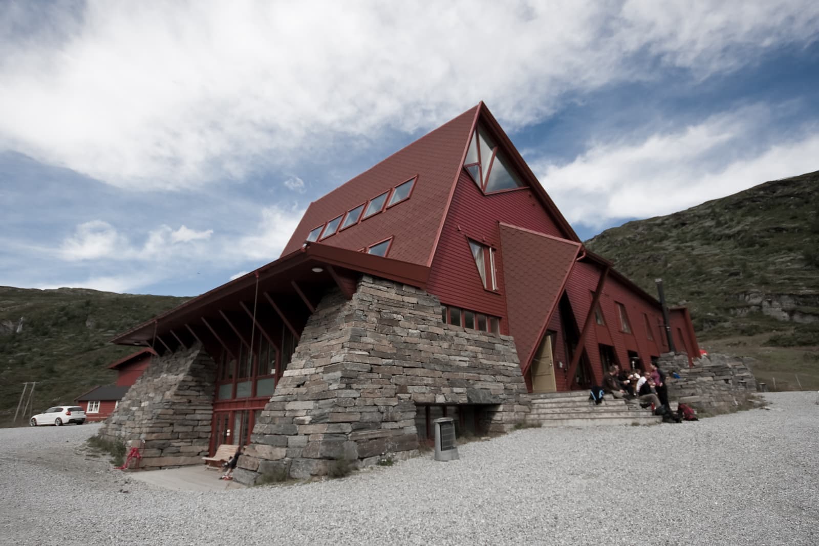 Turtagrø Hotel (via Wikimedia Commons, CC BY 2.0)