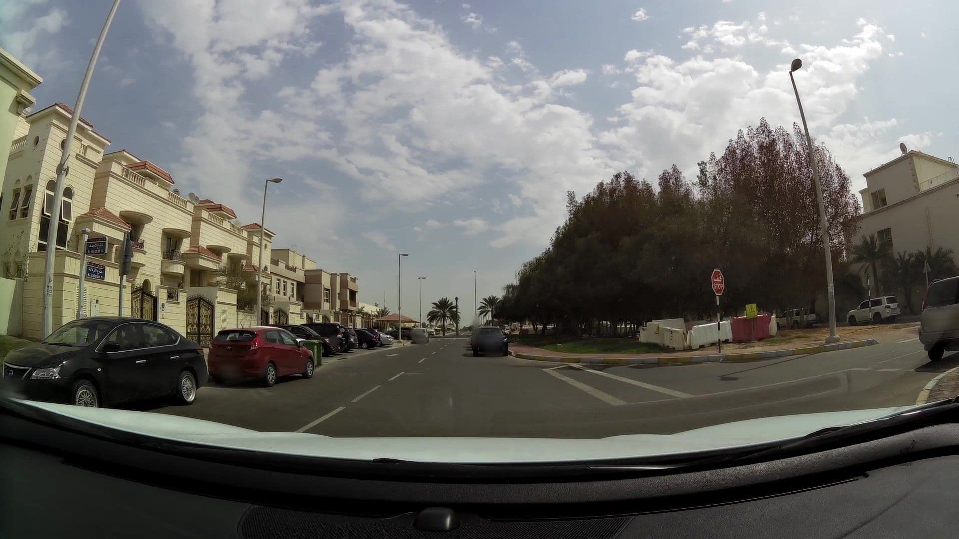 Street view near فيلا 17 البطين, Abu Dhabi — © kaartcam (CC BY-SA · Mapillary)