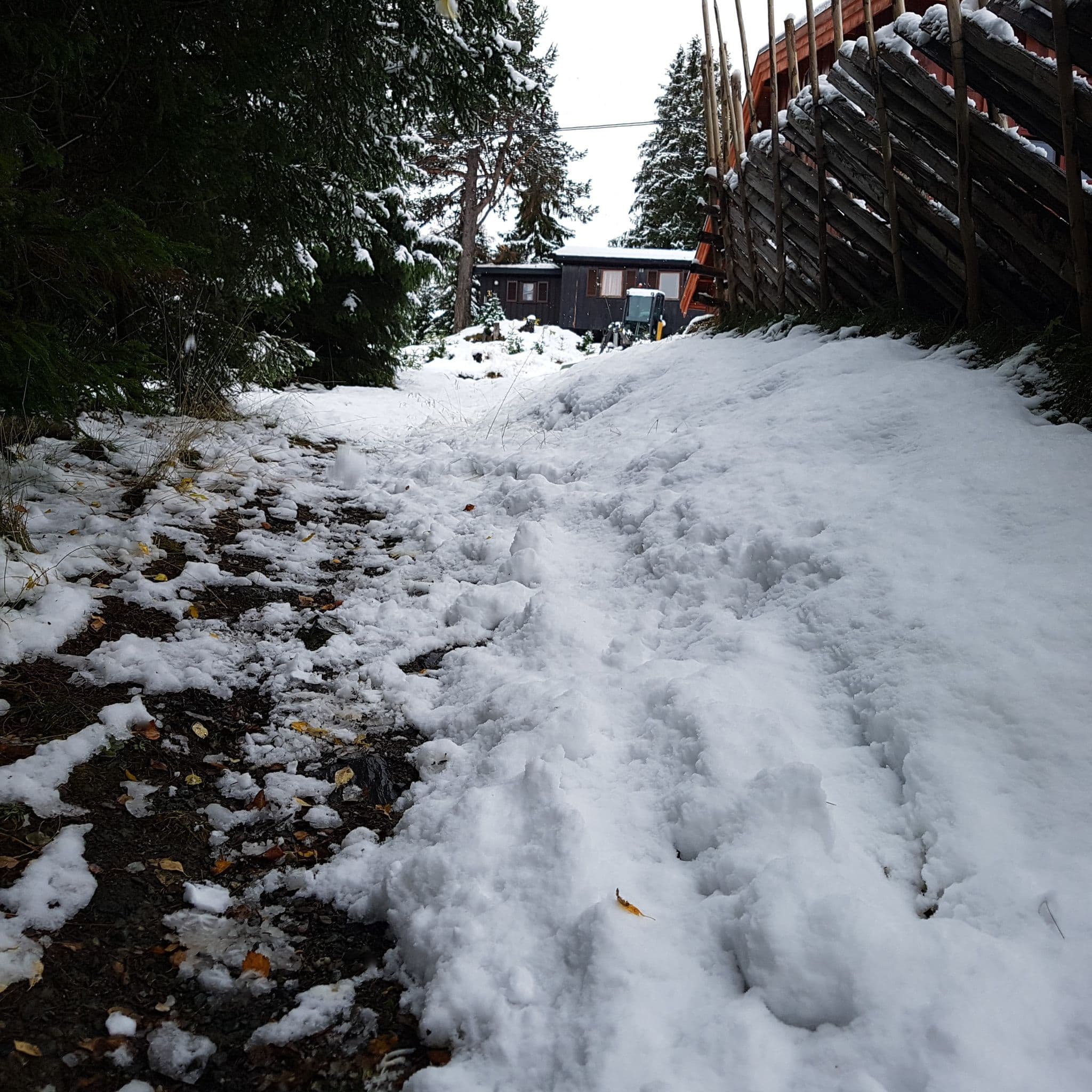 Street view near Rondane Høyfjellshotell, Otta — © pbb (CC BY-SA · Mapillary)
