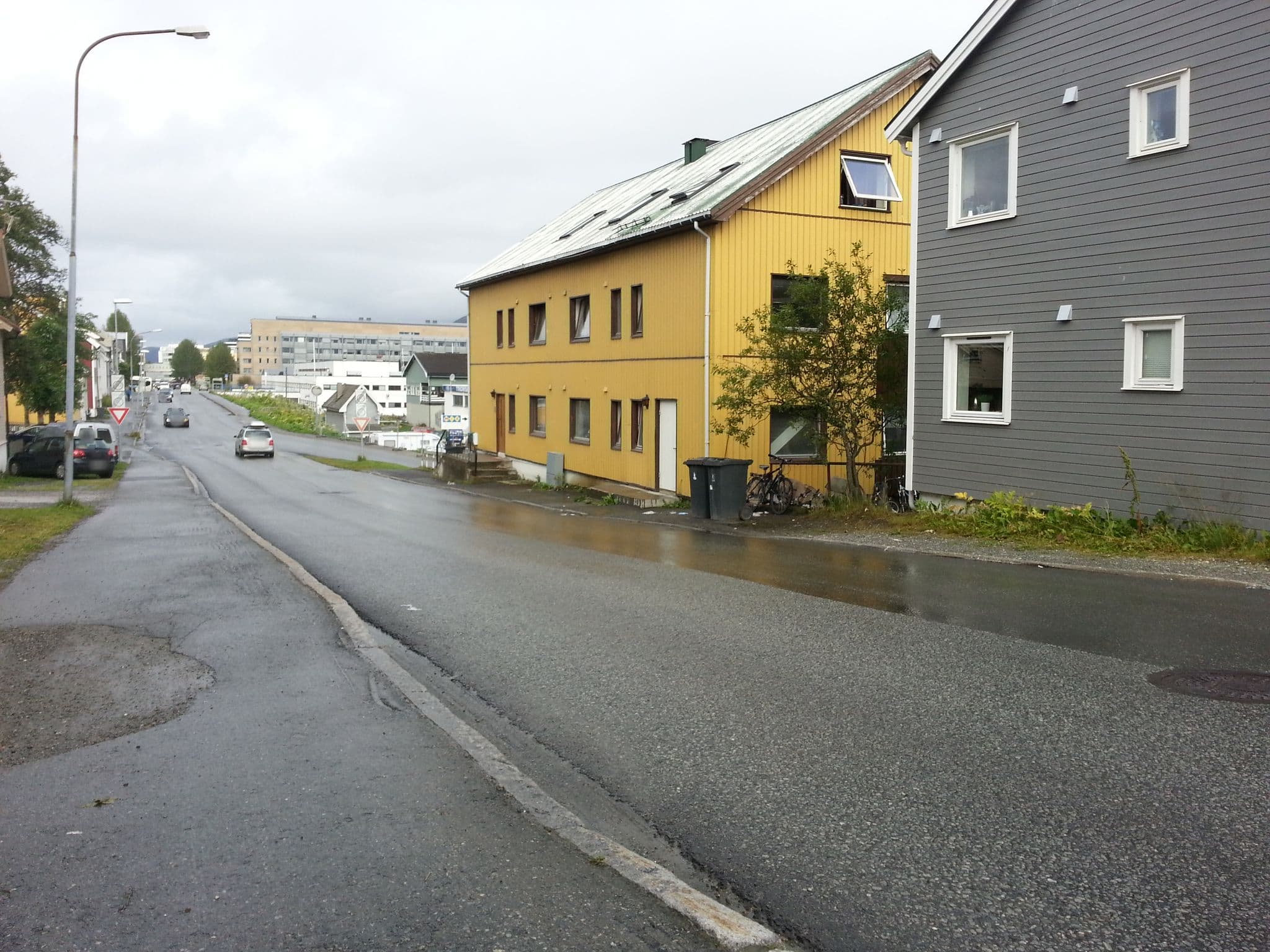 Street view near Tromsø Bed and Books, Tromsø — © pbb (CC BY-SA · Mapillary)