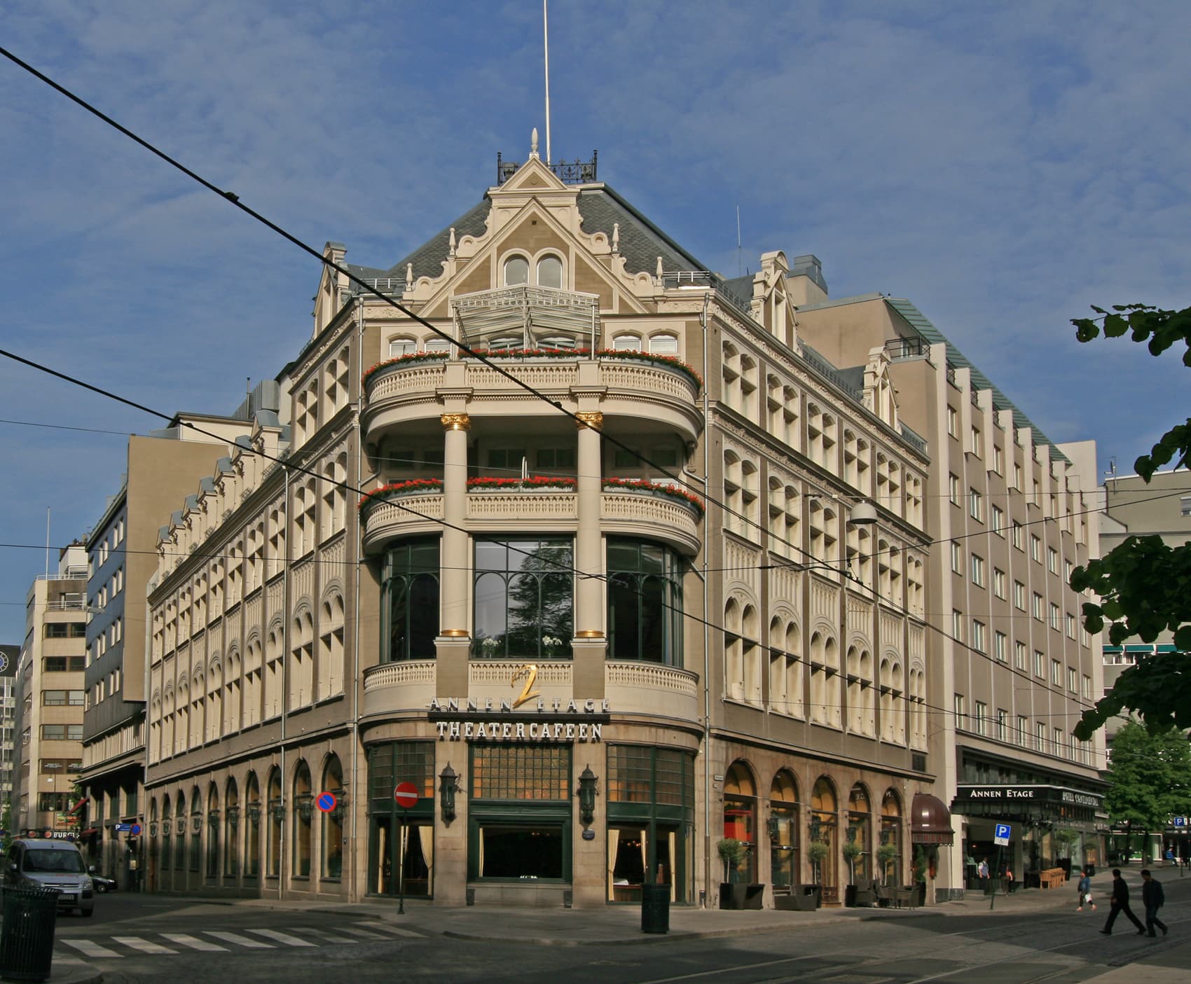 Hotel Continental (via Wikimedia Commons, Public domain)