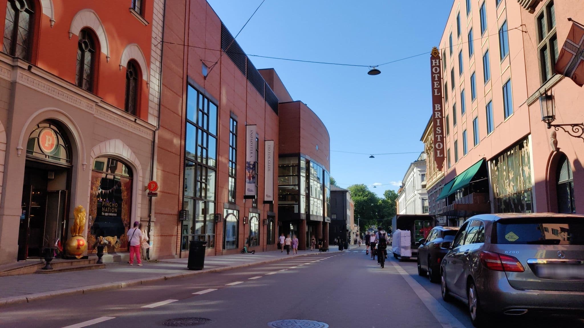 Street view near Hotel Bristol, Oslo — © ways (CC BY-SA · Mapillary)