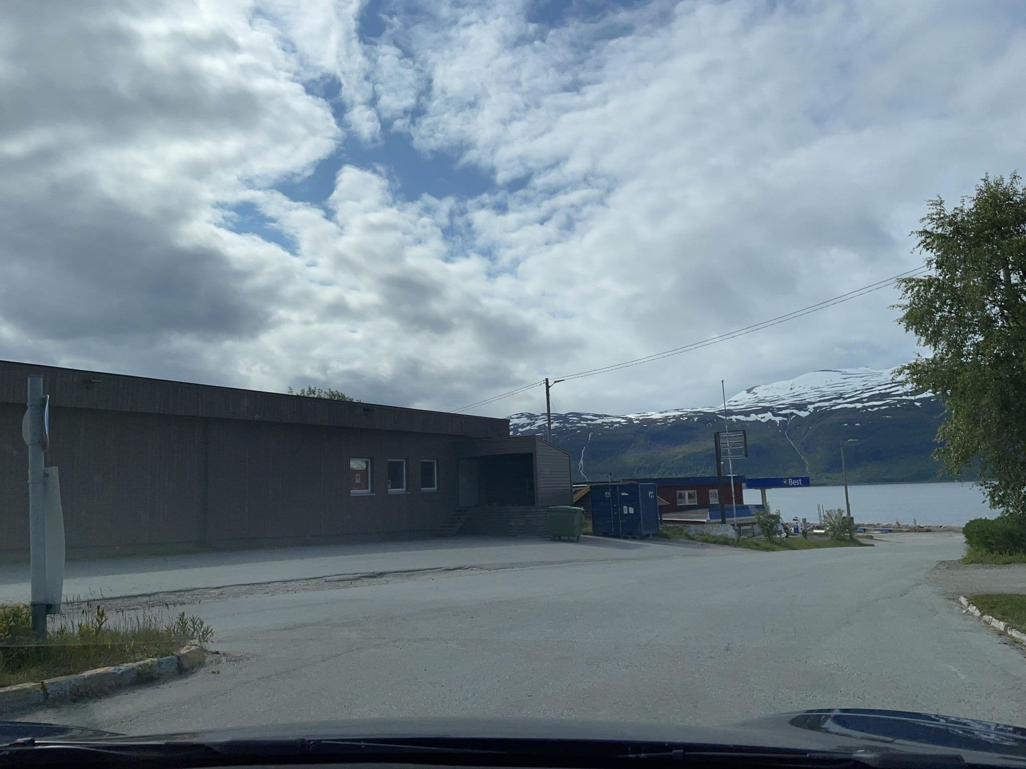 Street view near Håkon Gjestehus, Storslett — © kino (CC BY-SA · Mapillary)