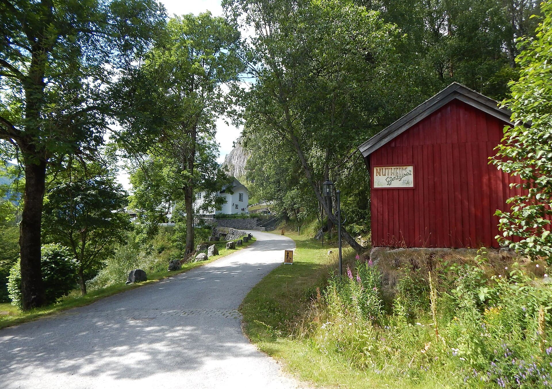 Nutheim gjestgiveri (via Wikimedia Commons, CC BY-SA 4.0)