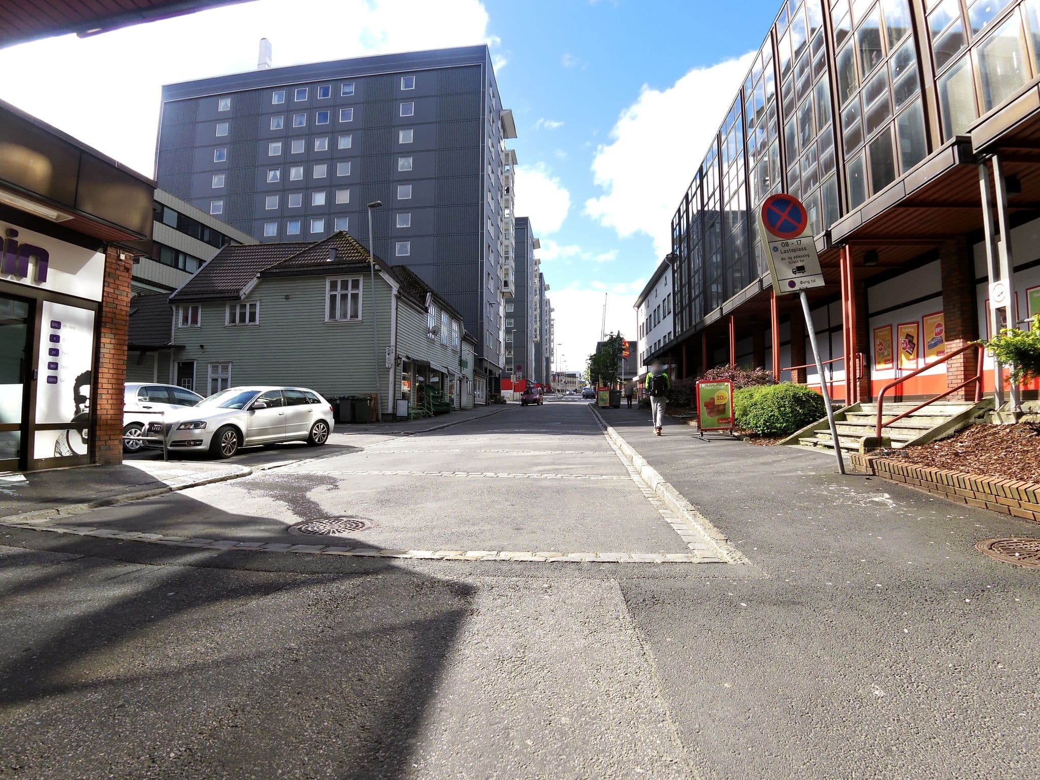Street view near Citybox Danmarksplass, Bergen — © suschtenname (CC BY-SA · Mapillary)