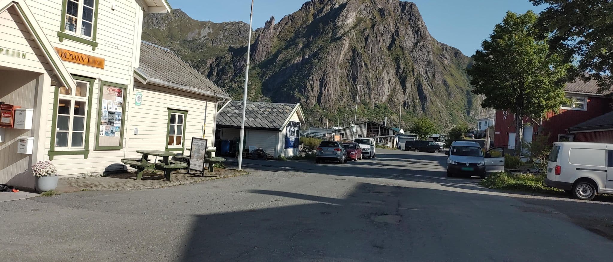 Street view near Svinøya Rorbuer, Svolvær — © jrc21 (CC BY-SA · Mapillary)