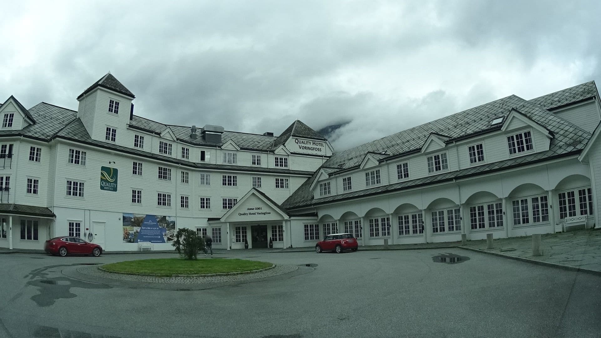 Street view near Quality Hotel Vøringfoss, Ulvik — © kino (CC BY-SA · Mapillary)
