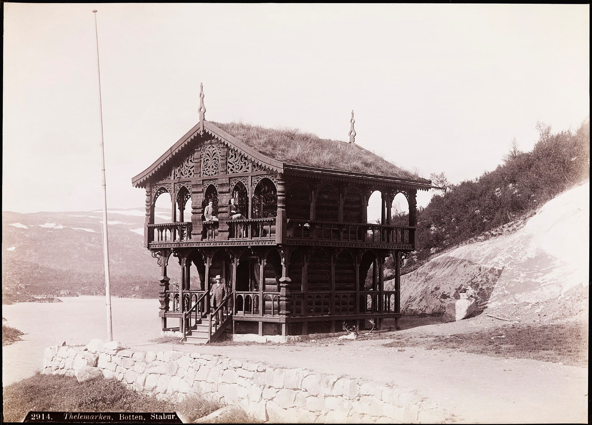 Botn Skysstasjon (via Wikimedia Commons, No restrictions)