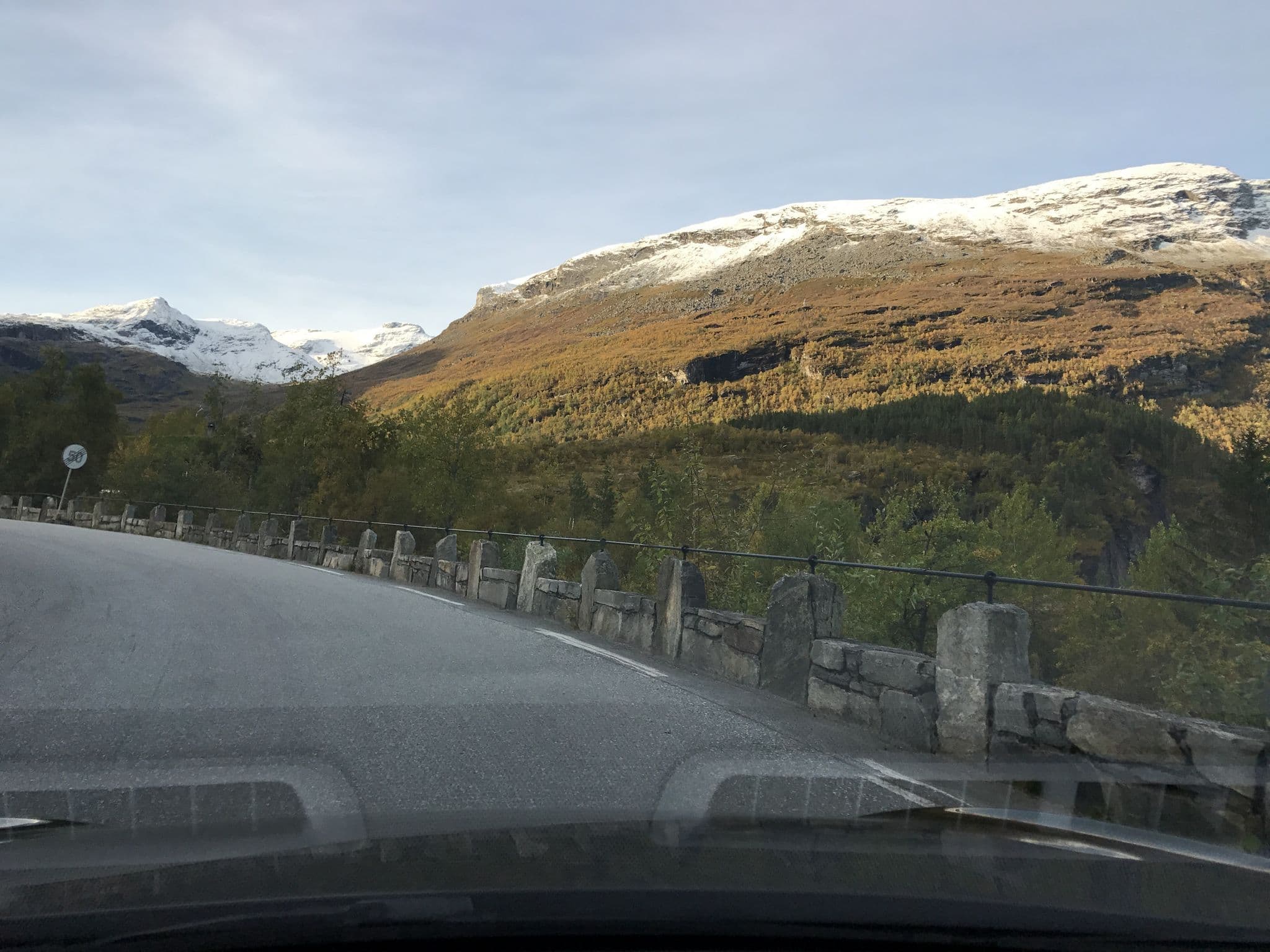 Street view near Hotell Utsikten, Stranda — © derzornigemarkus (CC BY-SA · Mapillary)