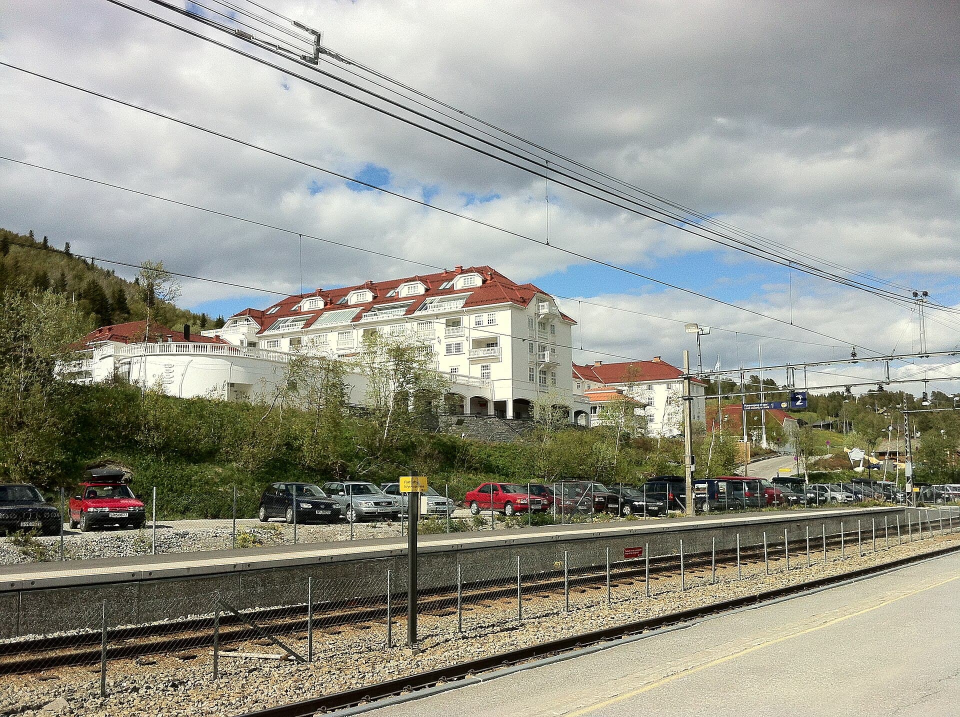 Dr. Holms Hotel (via Wikimedia Commons, CC BY-SA 3.0)