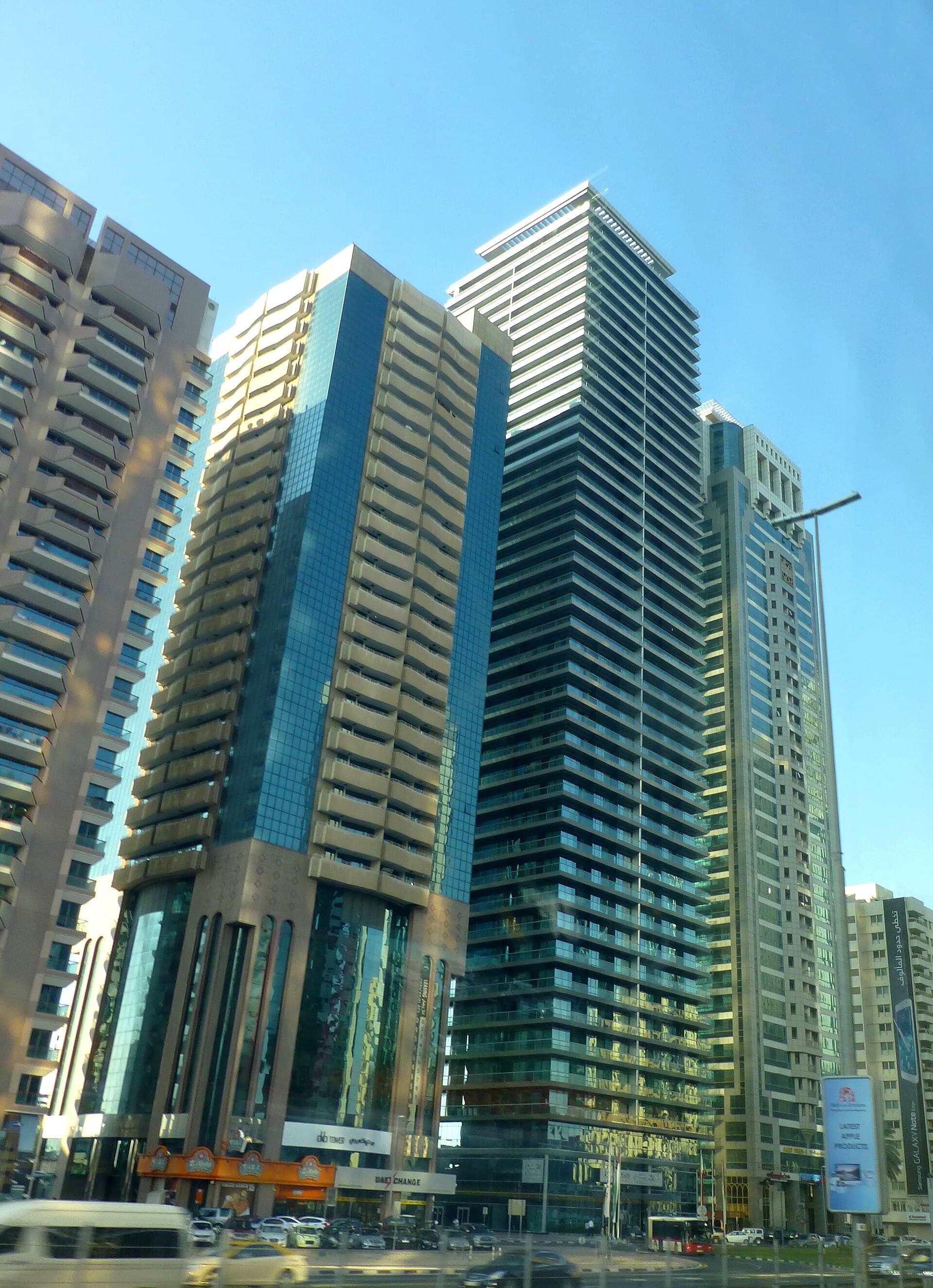 Four Points by Sheraton (via Wikimedia Commons, CC BY 3.0)