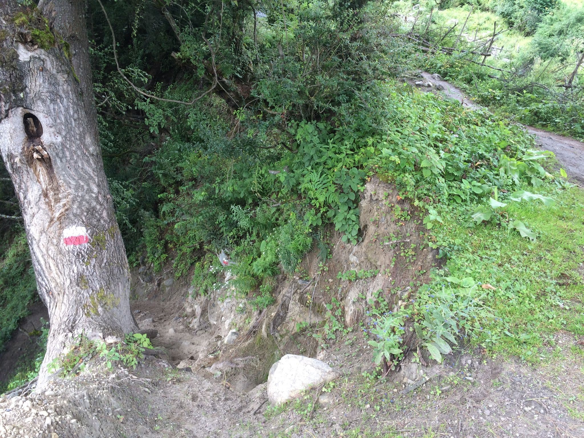 Street view near Manaslu Hotel, Besisahar