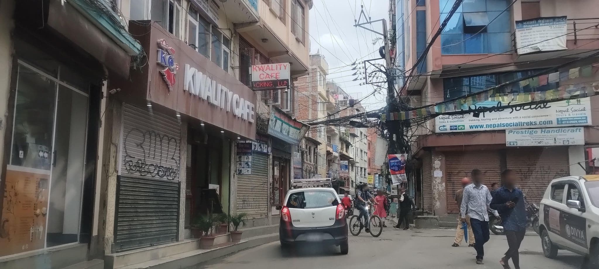 Street view near Hotel Metropolitant Kantipur, Kathmandu