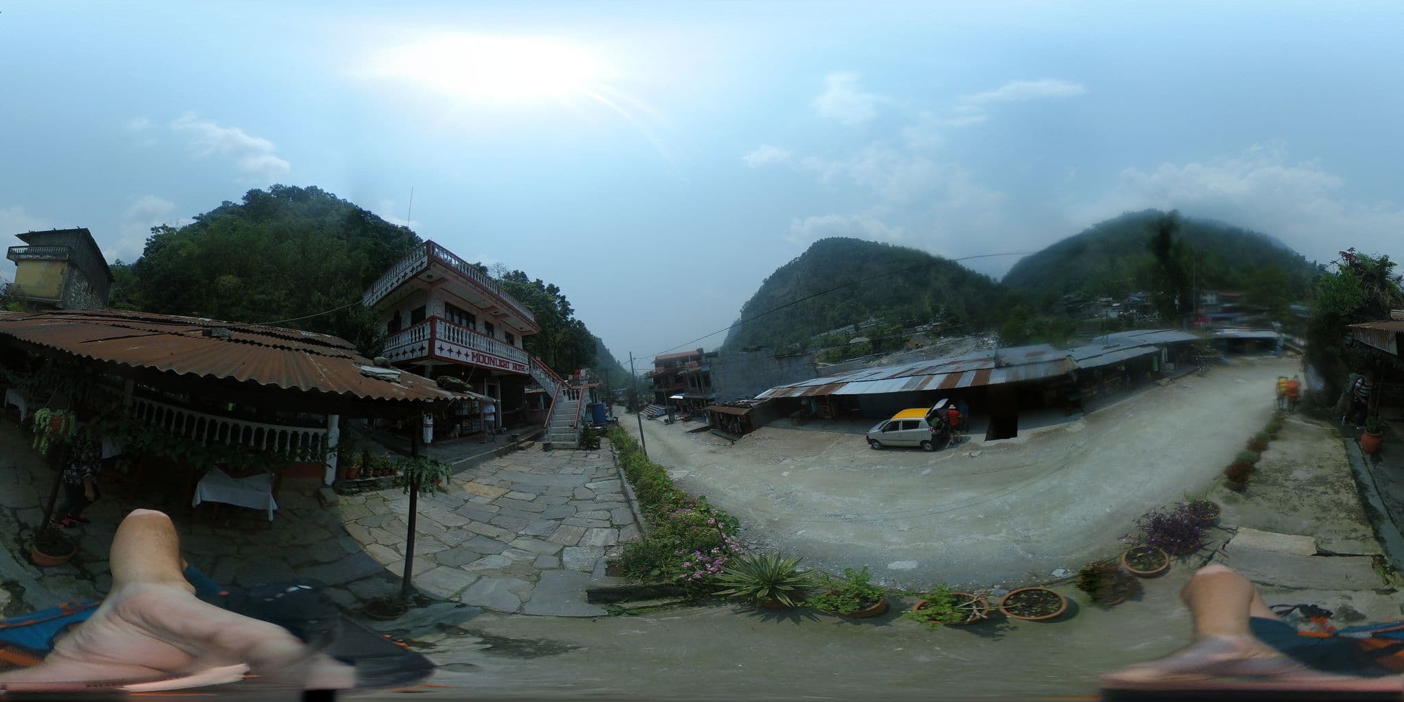 Street view near Moonlight Hotel, Kusma — © javiersanp (CC BY-SA · Mapillary)
