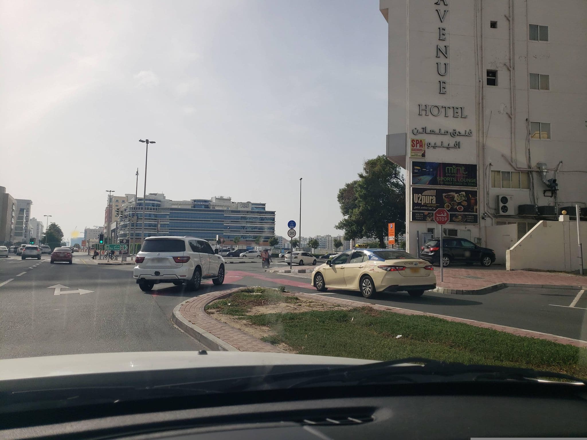 Street view near Manhattan Avenue Hotel, Mankhūl — © mapfool (CC BY-SA · Mapillary)