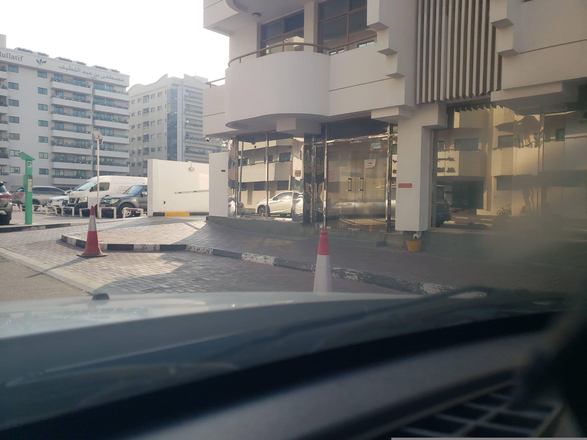 Street view near London Crown, Bur Dubai — © mapfool (CC BY-SA · Mapillary)