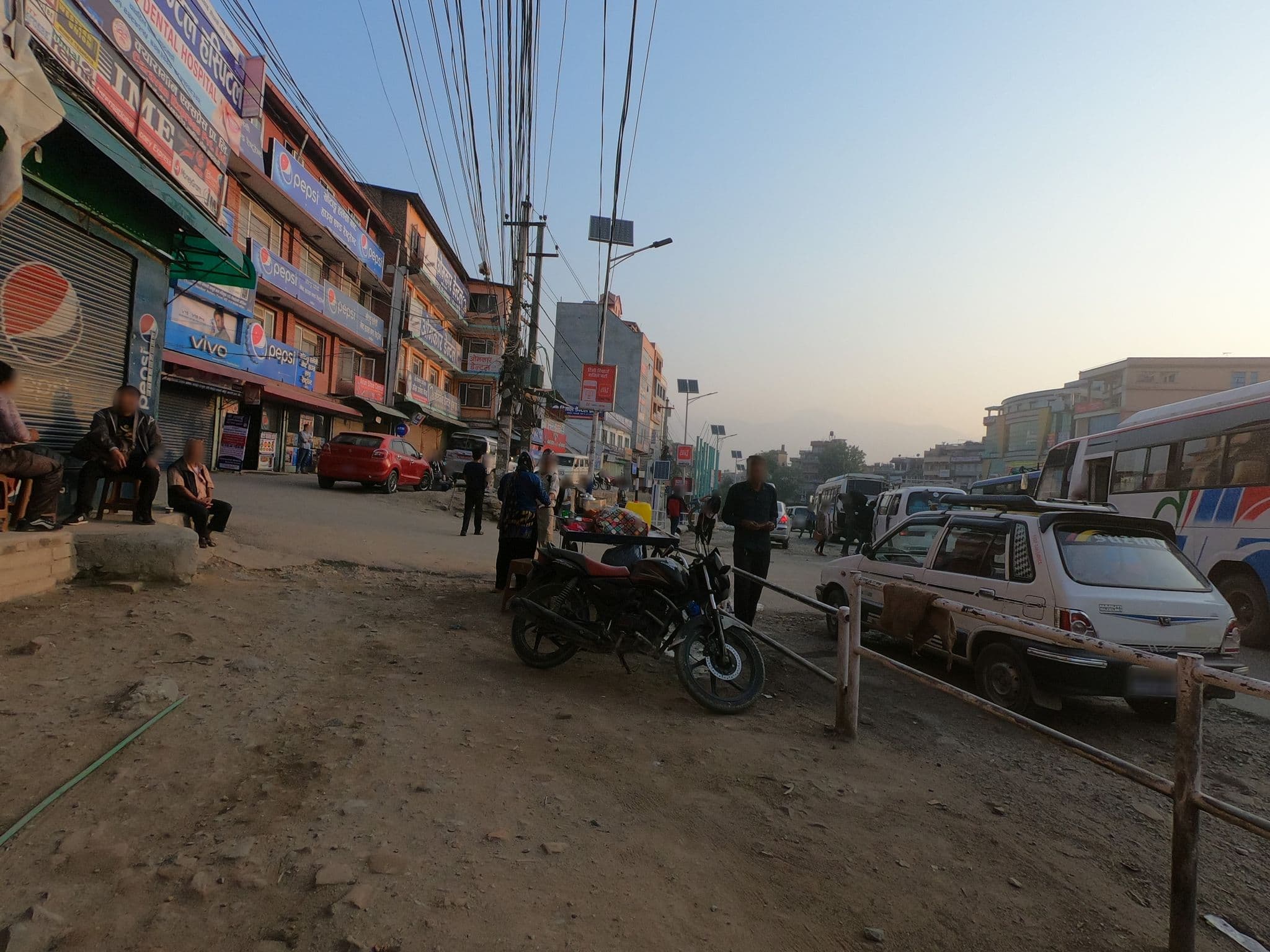 Street view near Khotanghalesi guest house, Kathmandu