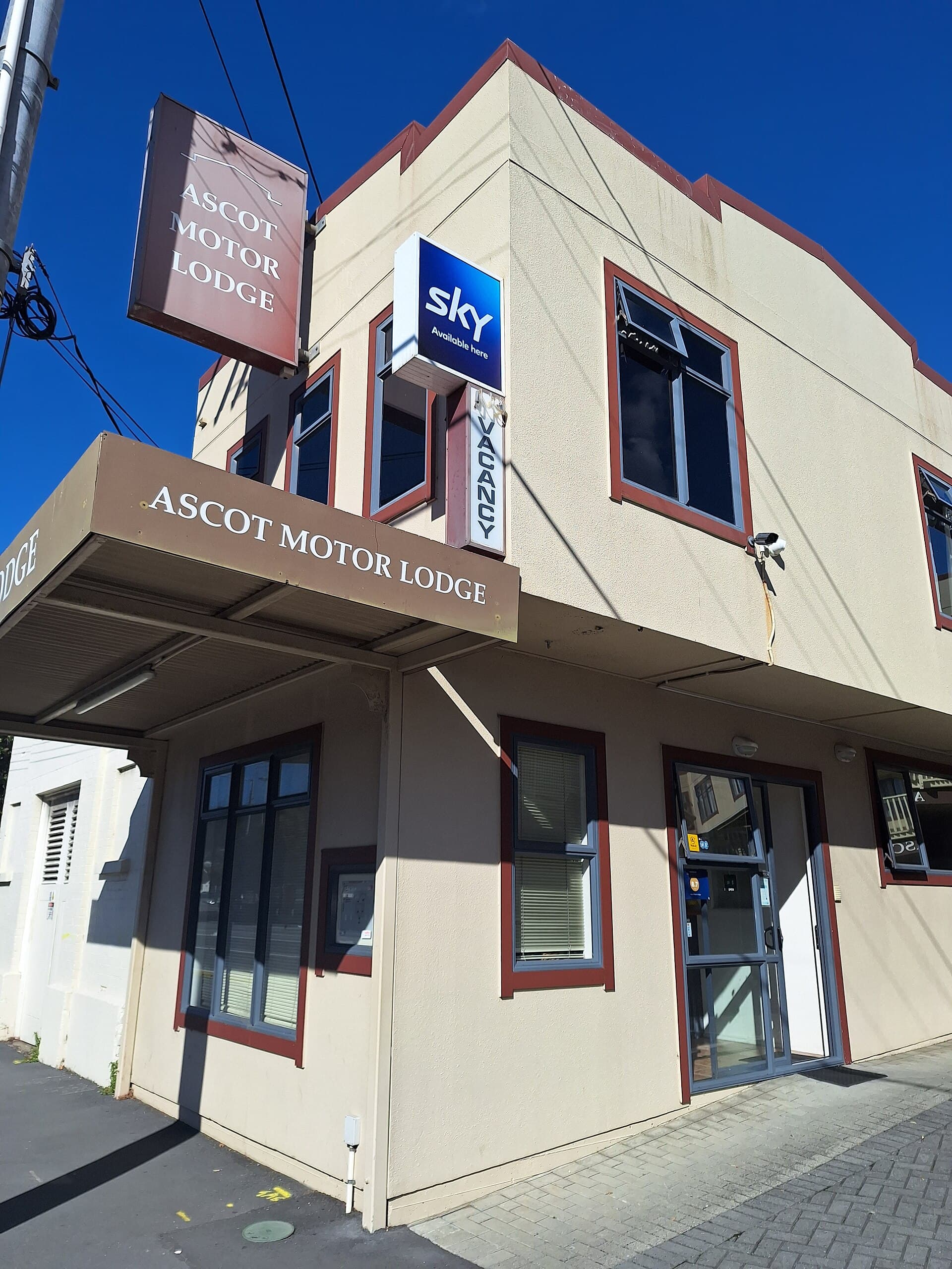 Ascot Motor Lodge (via Wikimedia Commons, CC BY 4.0)
