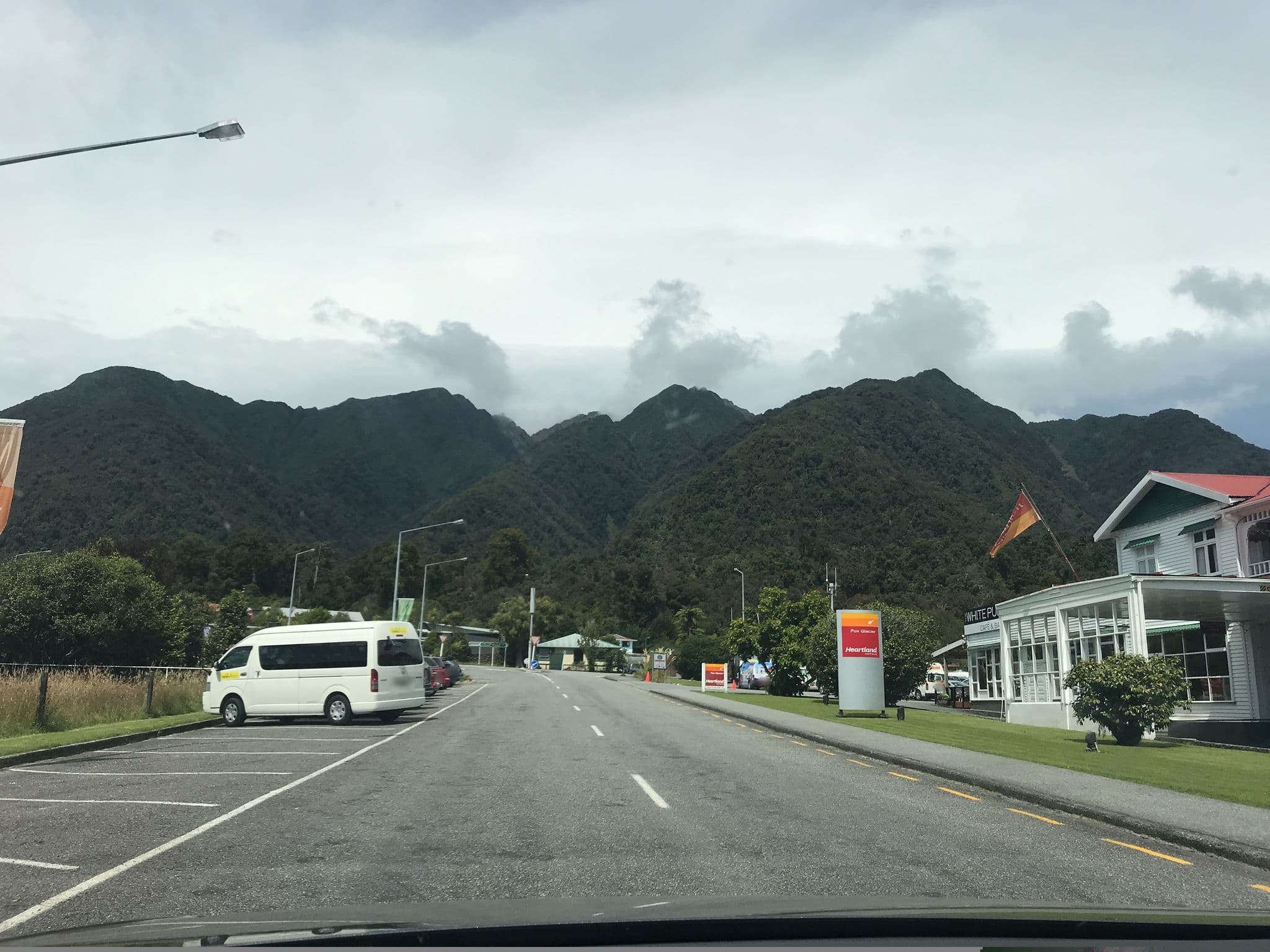 Street view near Heartland Hotel, Waikowhai — © nigelramsay (CC BY-SA · Mapillary)