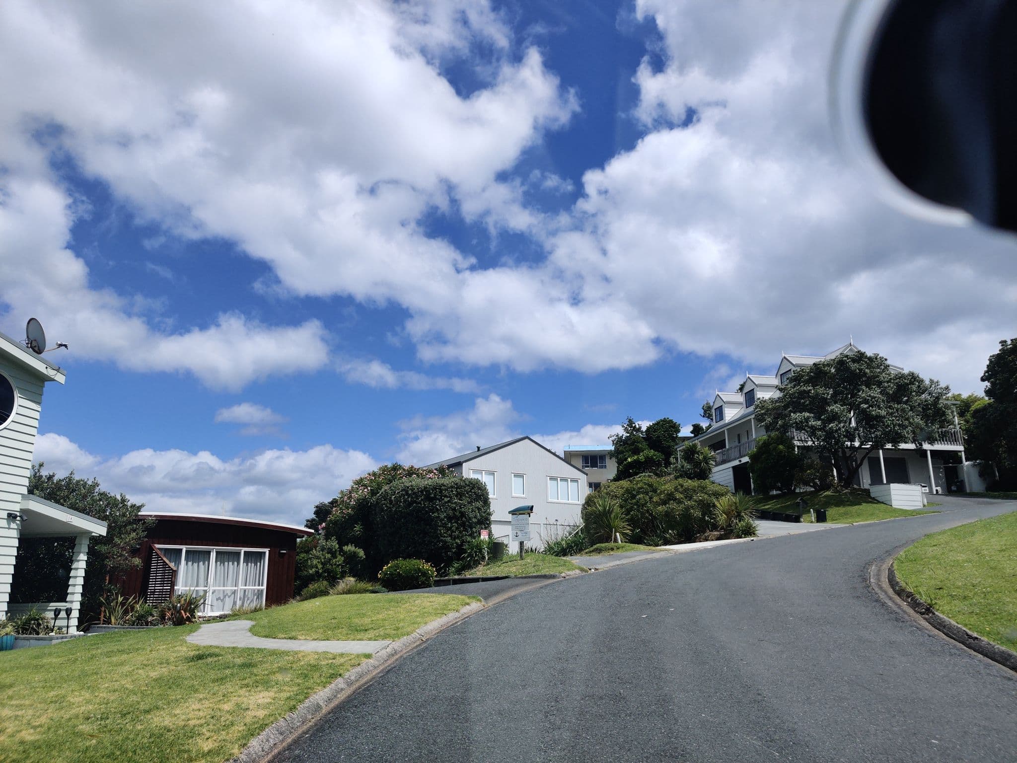 Street view near Dolphin Villa, Paihia — © elphix (CC BY-SA · Mapillary)