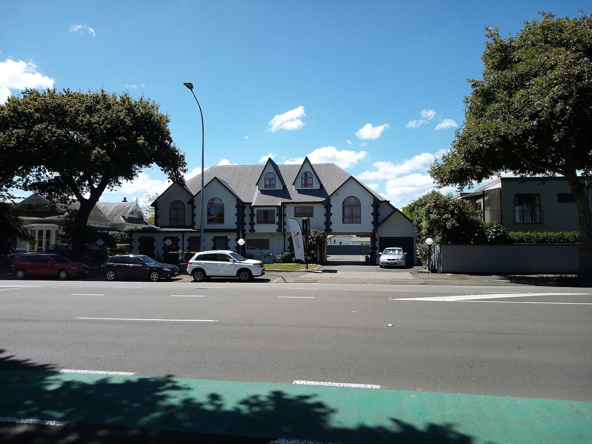 Destiny on Fitzherbert (via Wikimedia Commons, CC BY-SA 3.0)