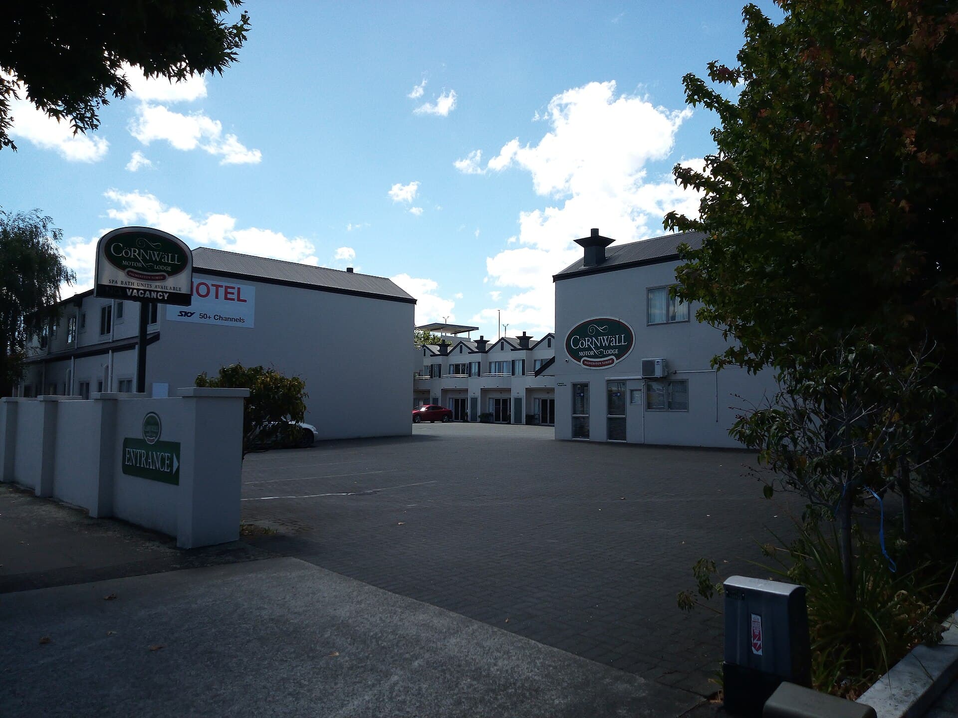 Cornwall Motor Lodge (via Wikimedia Commons, CC BY-SA 3.0)