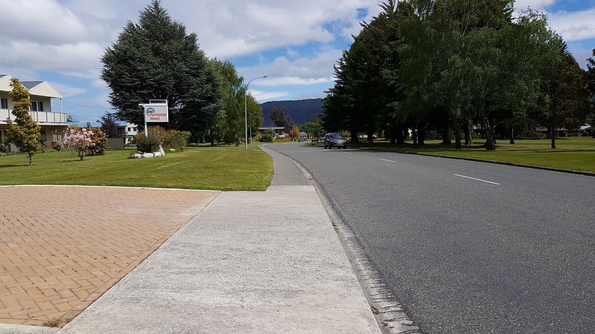Street view near Parkland Motel, Te Anau