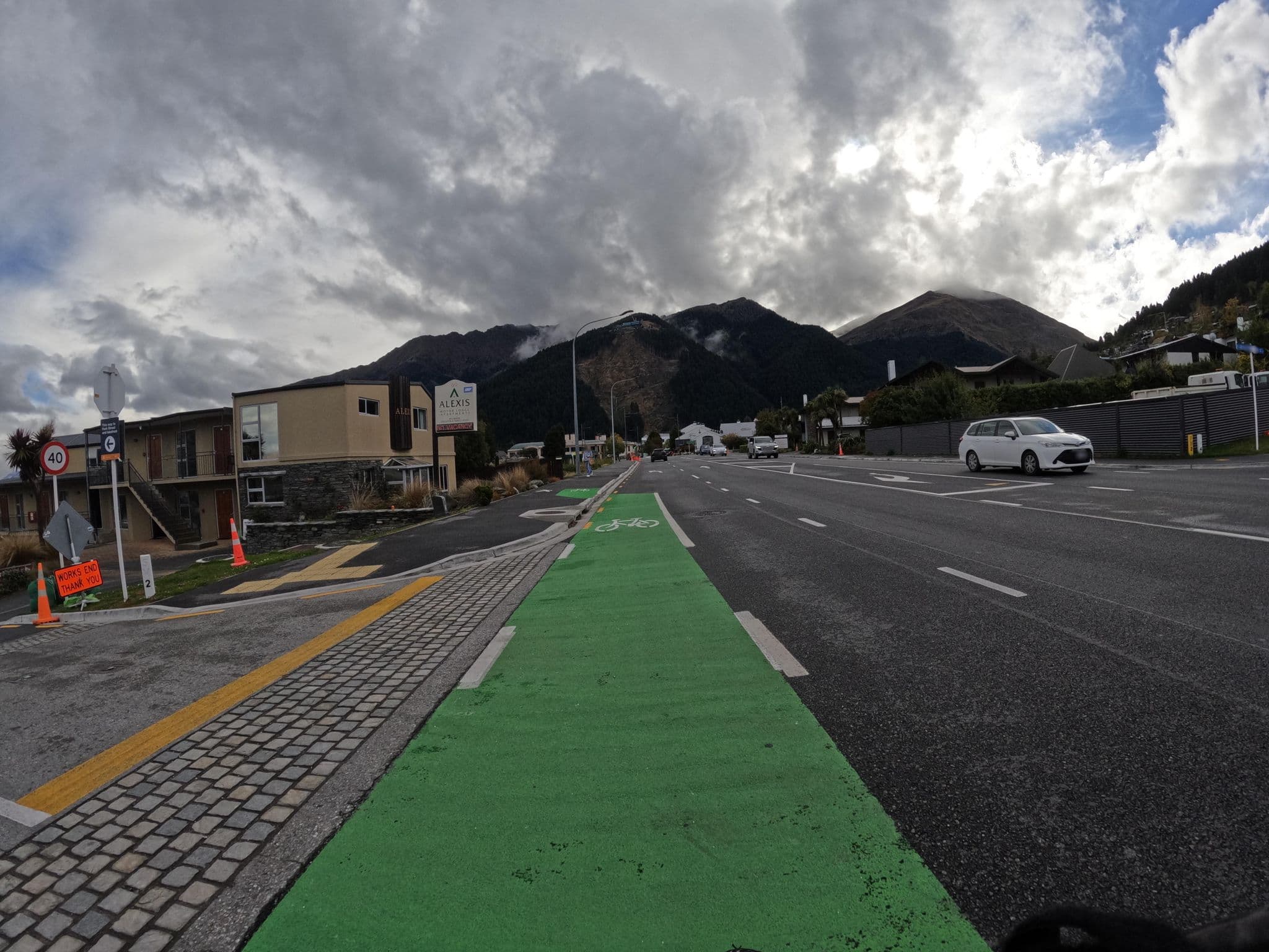 Street view near Alexis Motor Lodge, Queenstown — © skillsy (CC BY-SA · Mapillary)