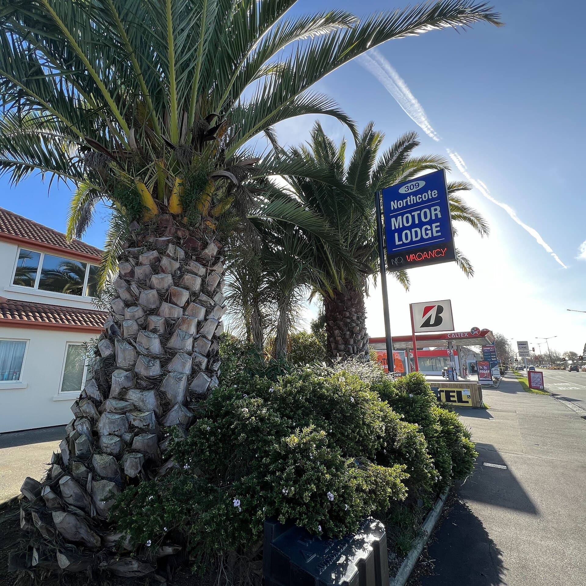 Northcote Motor Lodge (via Wikimedia Commons, CC BY-SA 4.0)