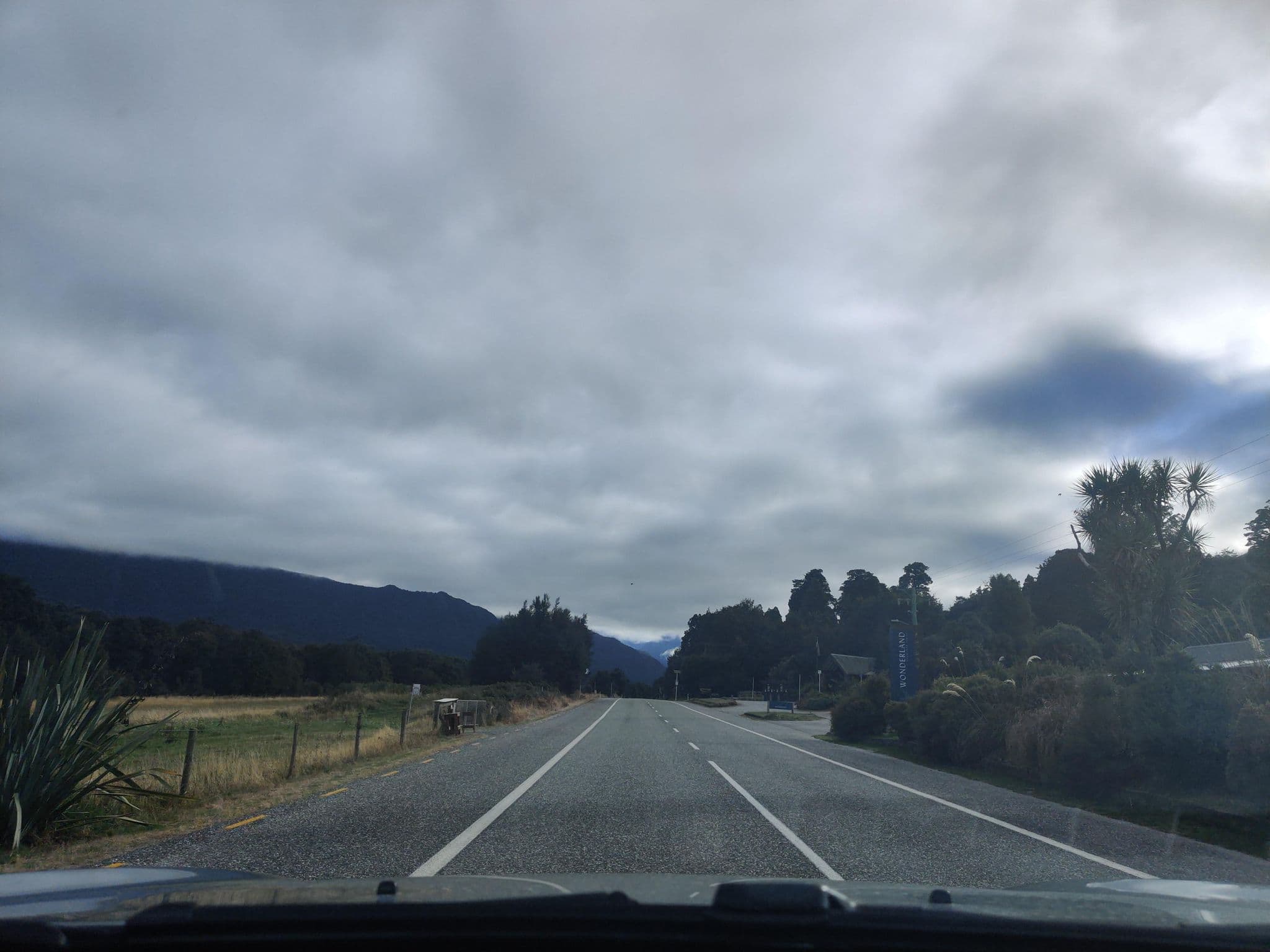 Street view near Wonderland Lodge, Lake Hawea — © elphix (CC BY-SA · Mapillary)
