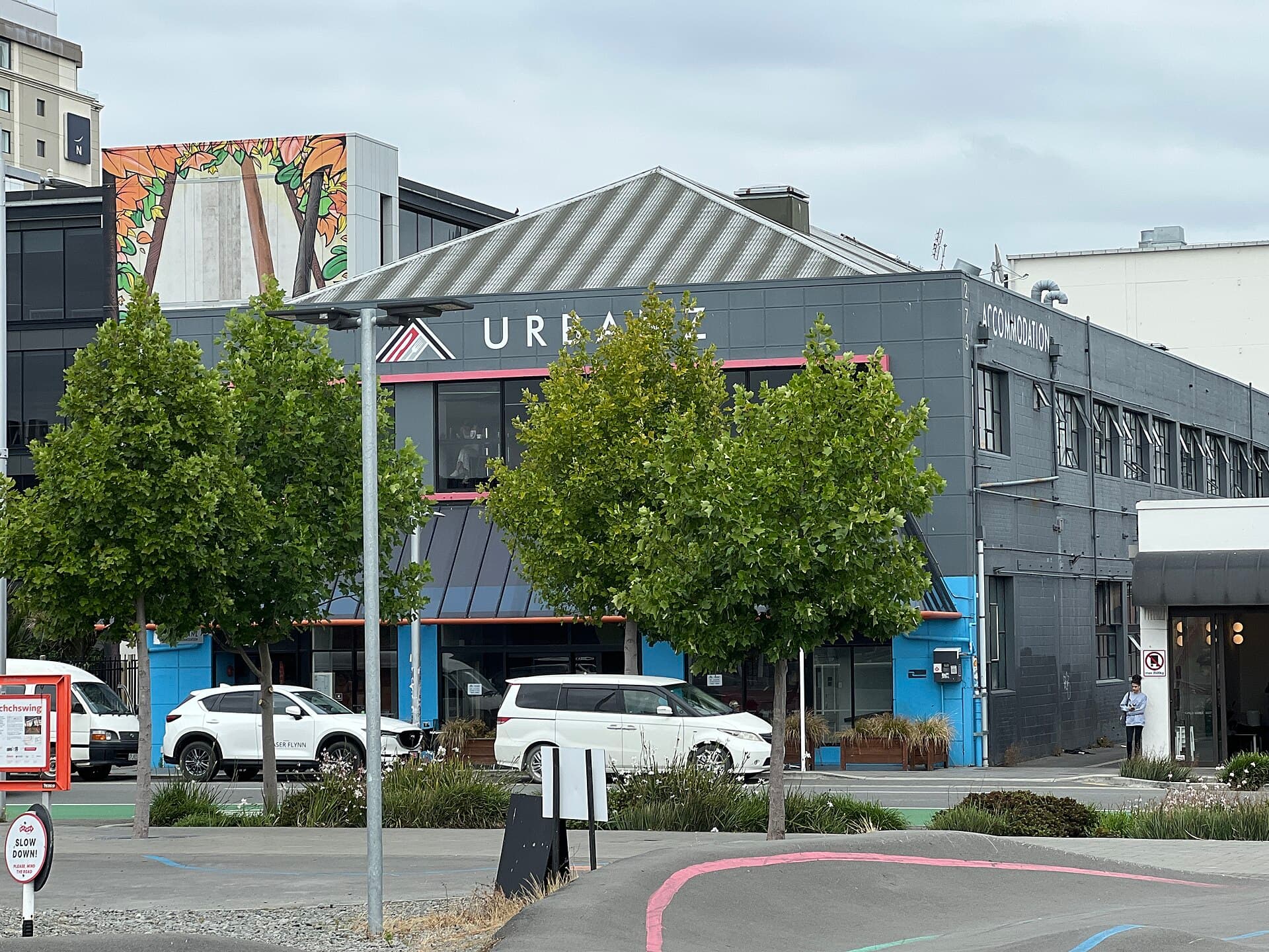 Urbanz Accommodation Christchurch (via Wikimedia Commons, CC BY-SA 3.0)