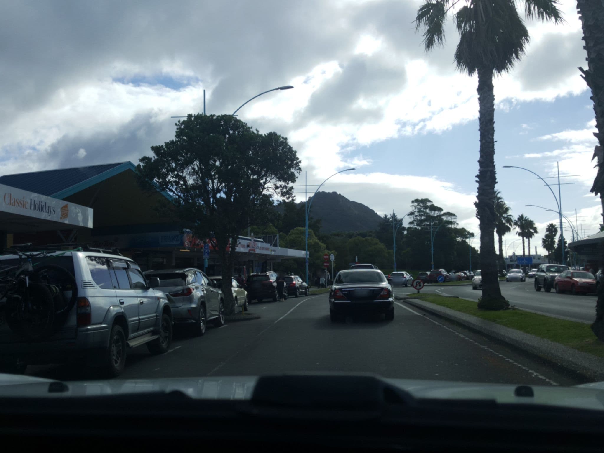 Street view near Pacific Motor Inn, Mount Maunganui — © elphix (CC BY-SA · Mapillary)