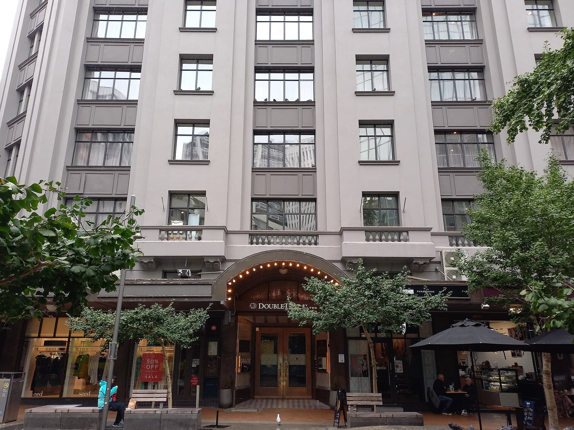 DoubleTree by Hilton Wellington (via Wikimedia Commons, CC BY-SA 3.0)