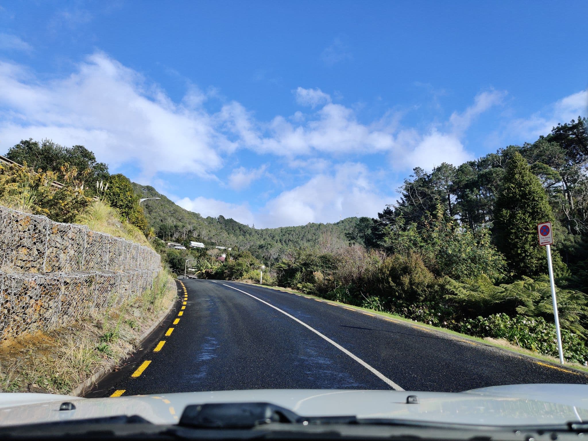 Street view near Tatahi Cove, Whitianga — © elphix (CC BY-SA · Mapillary)