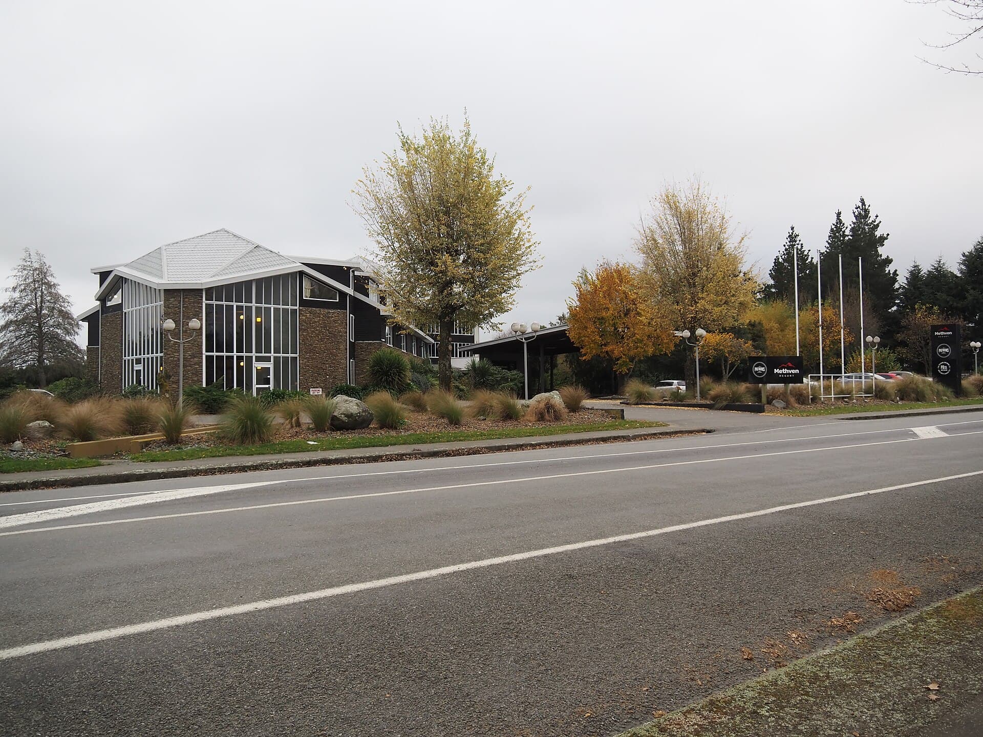 Methven Resort (via Wikimedia Commons, CC BY-SA 4.0)