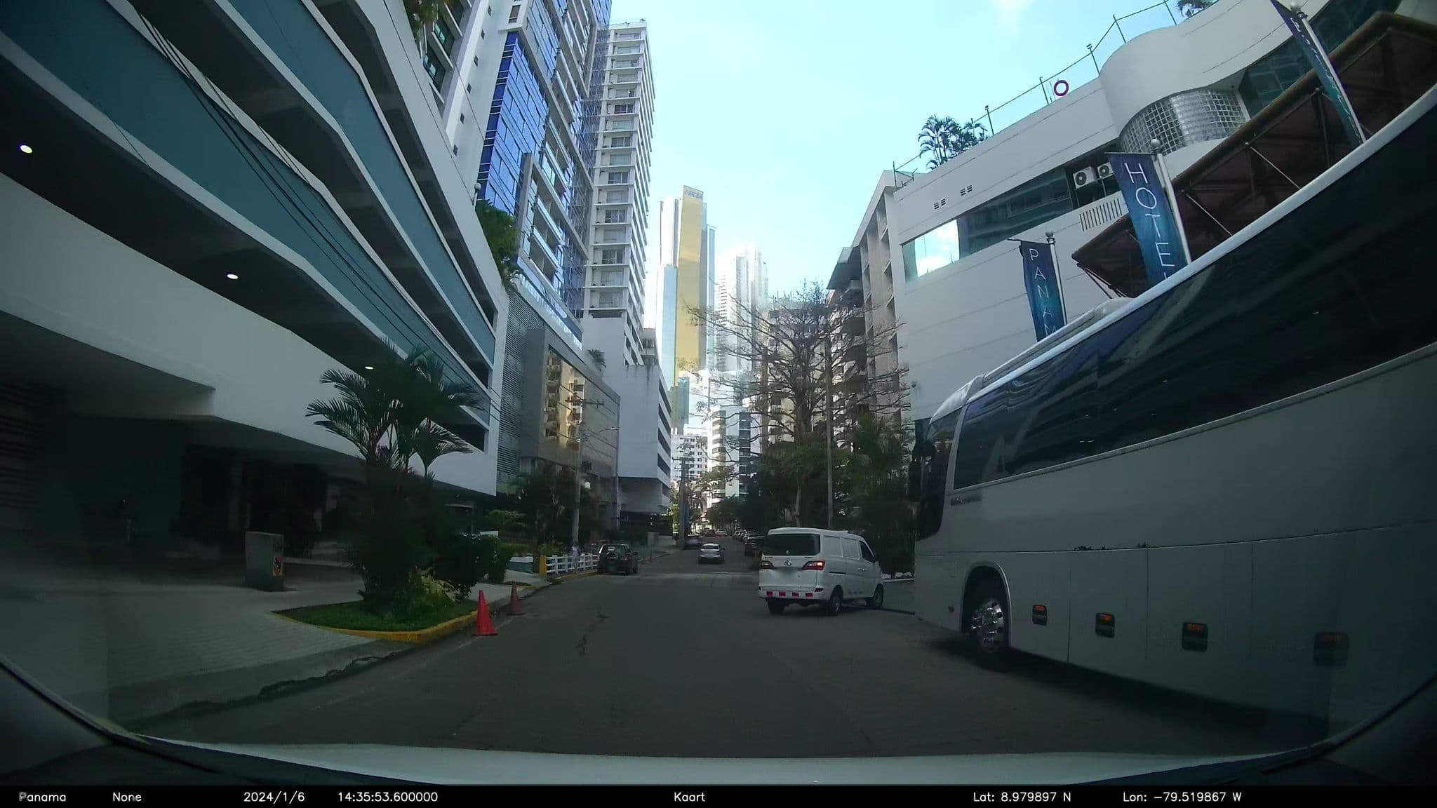 Street view near Sercotel Panamá Princess, Panama City — © kaart_2 (CC BY-SA · Mapillary)