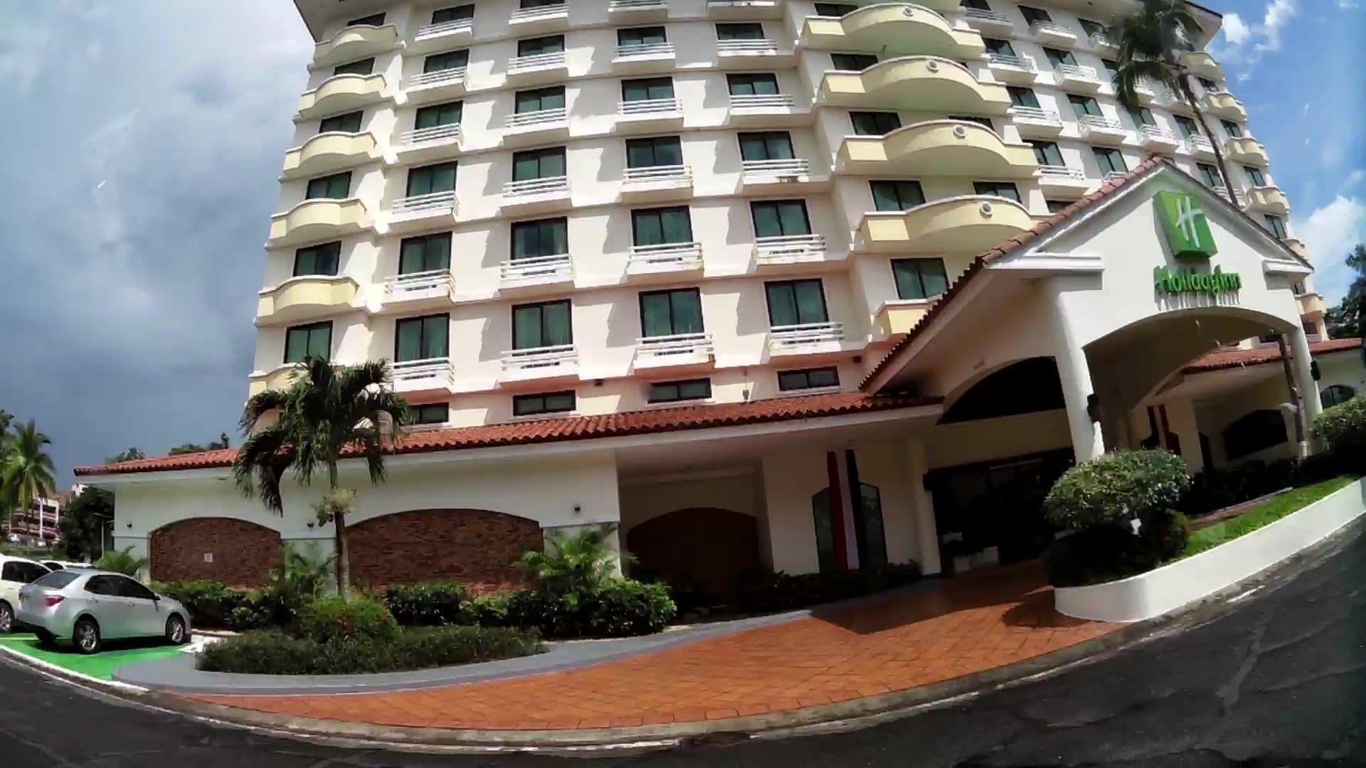 Street view near Holiday Inn, Curundú — © kaartcam (CC BY-SA · Mapillary)